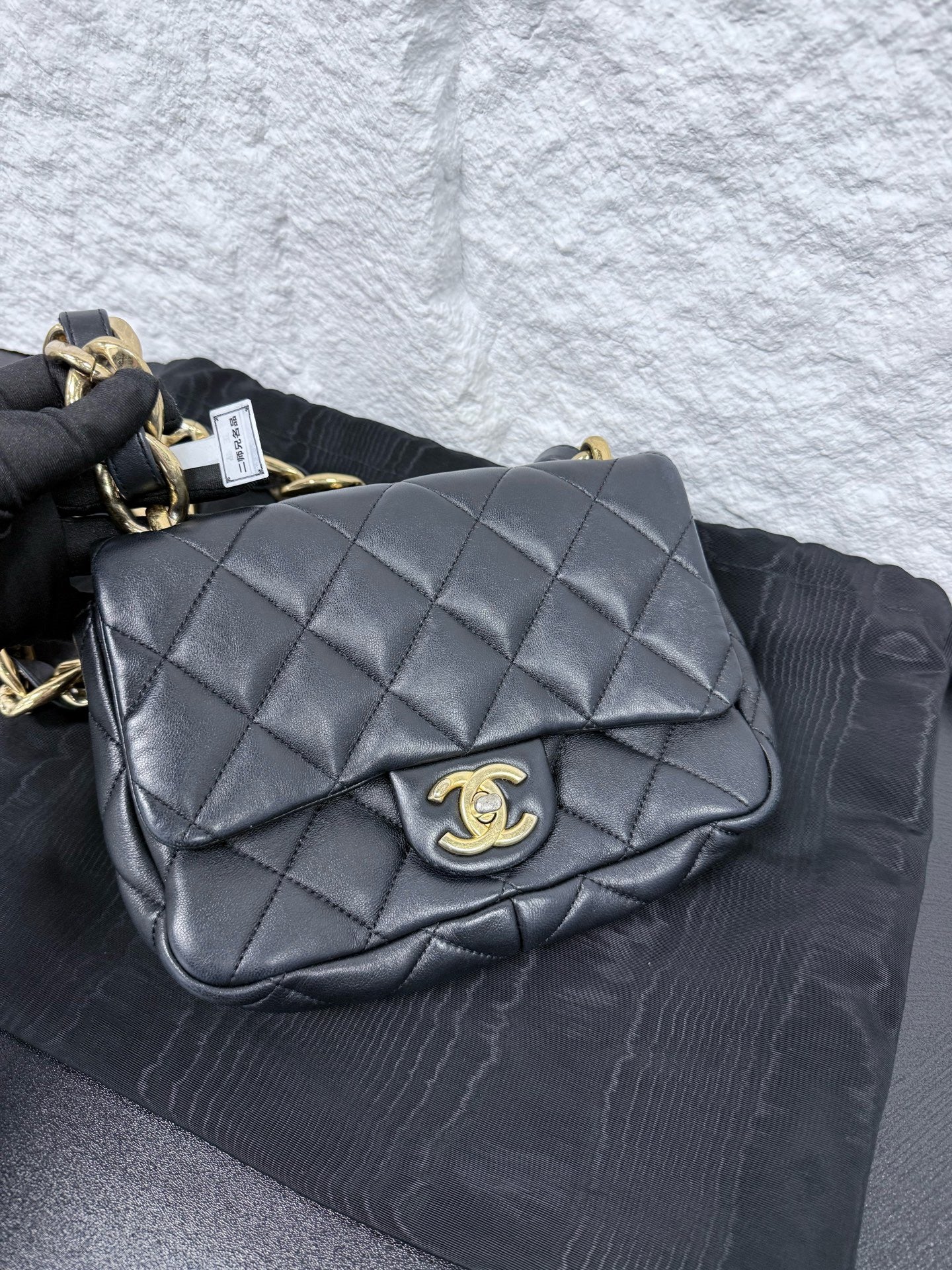 Chanel - Classic Flap Mini (Chunky Chain) - Lambskin leather - Black - (mini)