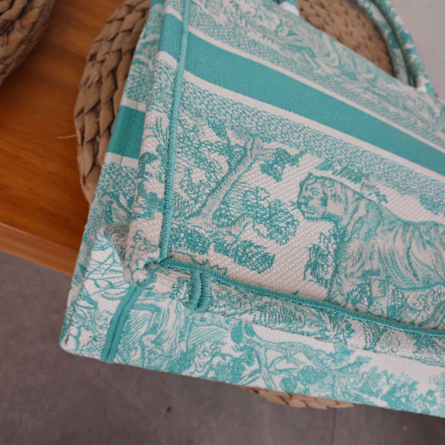 Dior - Book Tote - Embroidered Canvas - Mint Green and White - (medium)