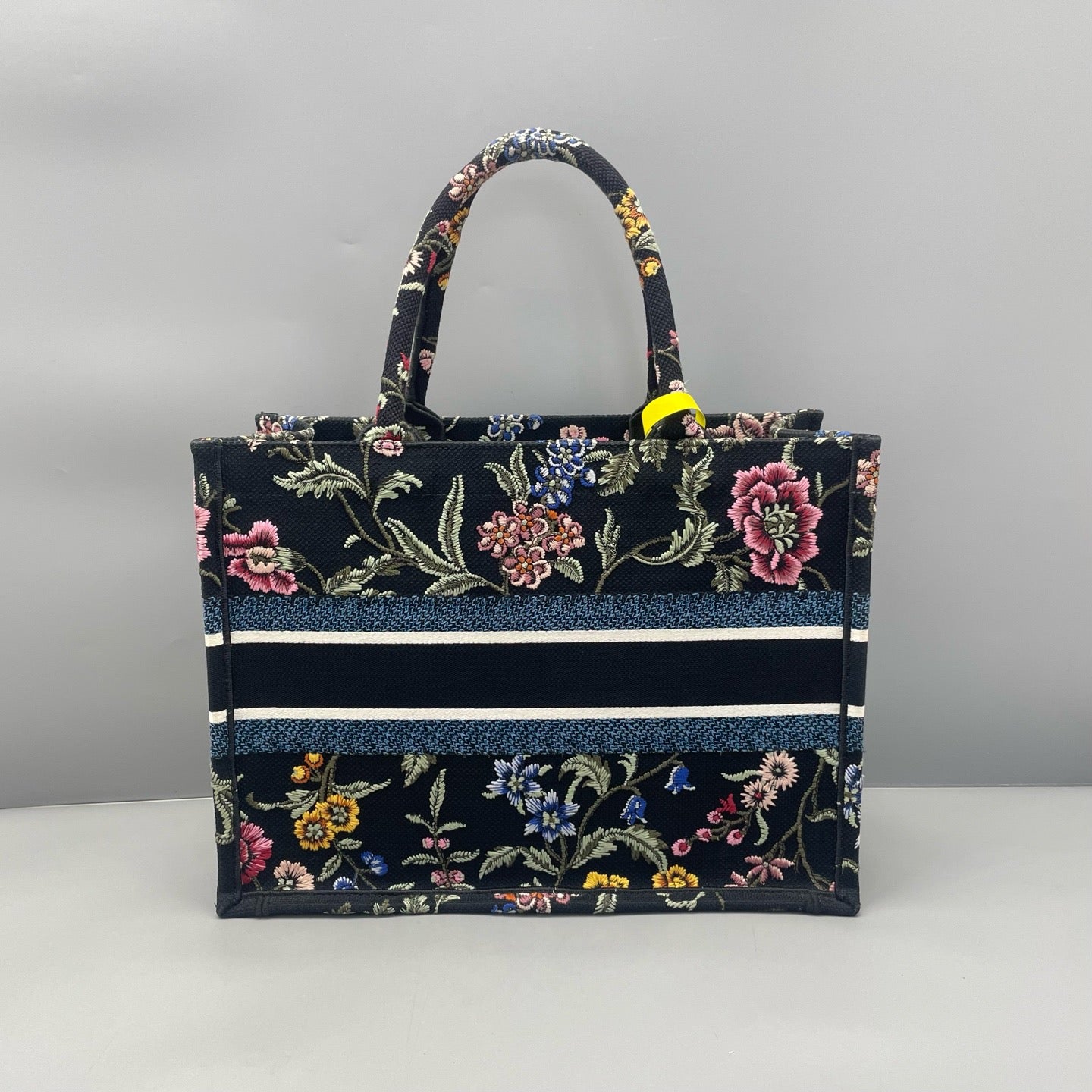 Dior - Medium Floral Tote - Embroidered canvas - Black - (Medium)