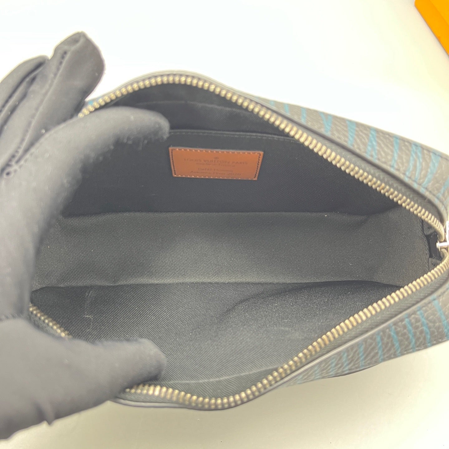 Louis Vuitton - Outdoor Messenger PM - Monogram Shadow leather - Black - (Small)