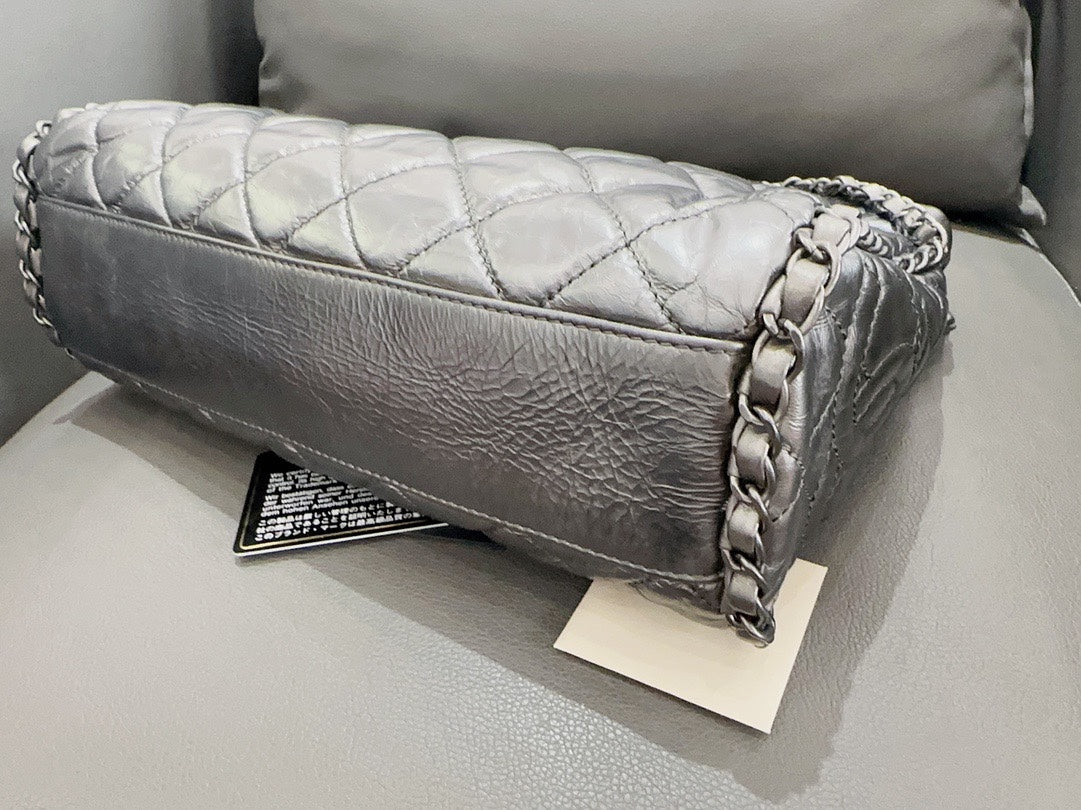 Chanel - Rolled-edge Shoulder Bag - Wrinkled calfskin leather - Silver Grey - (medium)