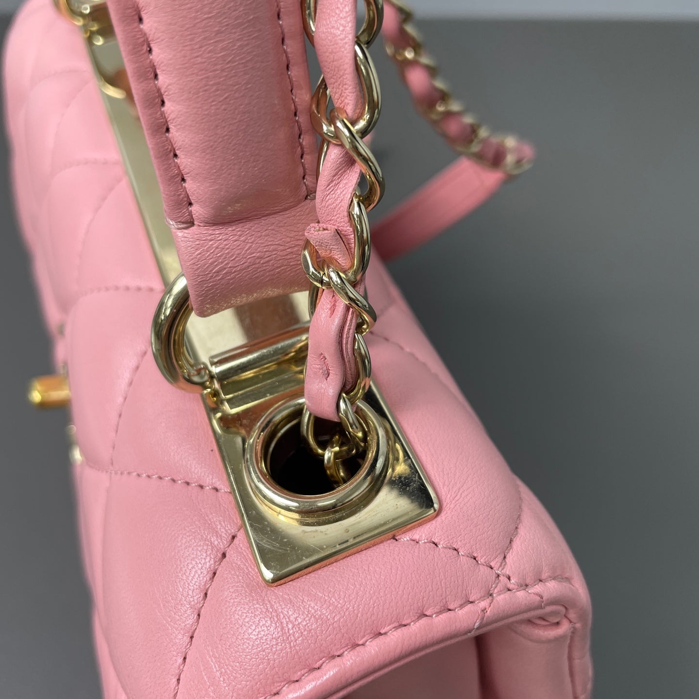 Chanel - Trendy CC - Quilted lambskin leather - Pink with Gold-Tone Hardware - (medium)