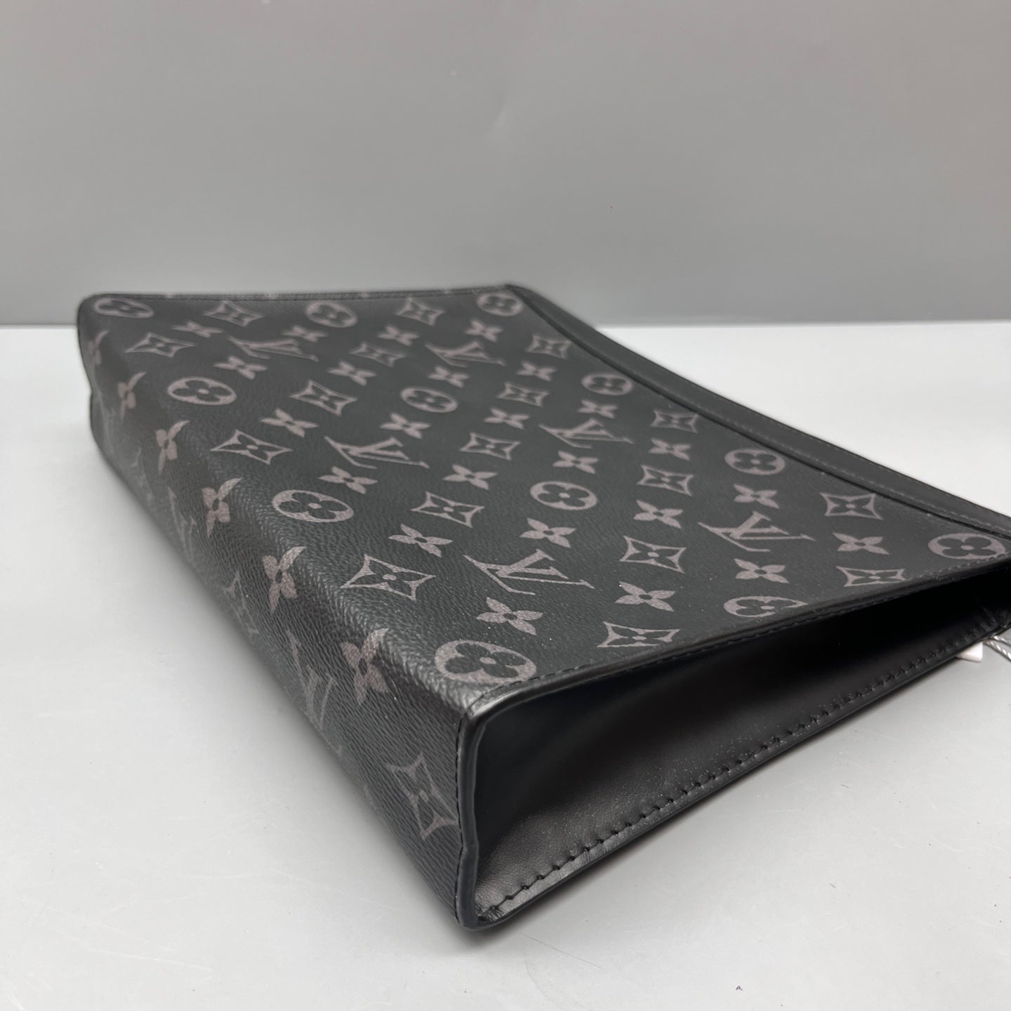 Louis Vuitton - Pochette Voyage MM - Monogram coated canvas with leather trim - Black - (Medium)