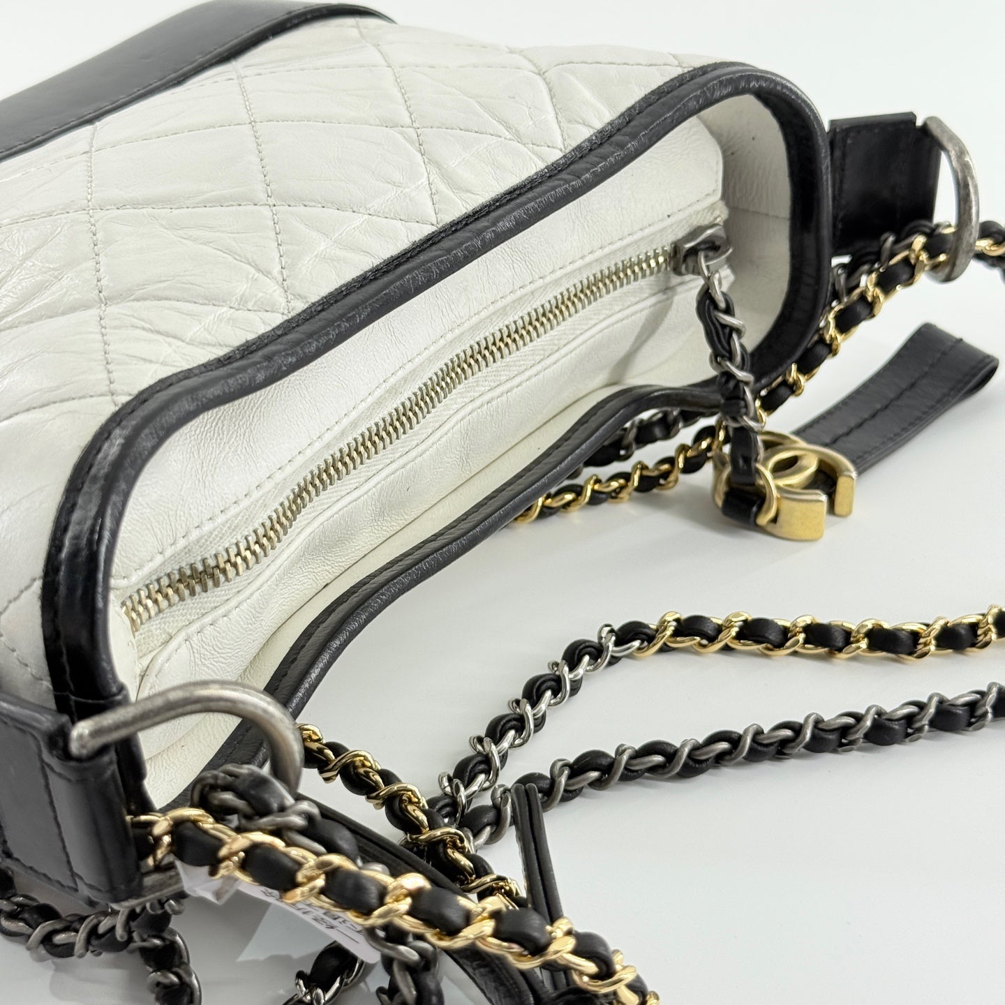 Chanel - Gabrielle Hobo Bag Small - Aged calfskin and smooth calfskin leather - White and Black - (Small)