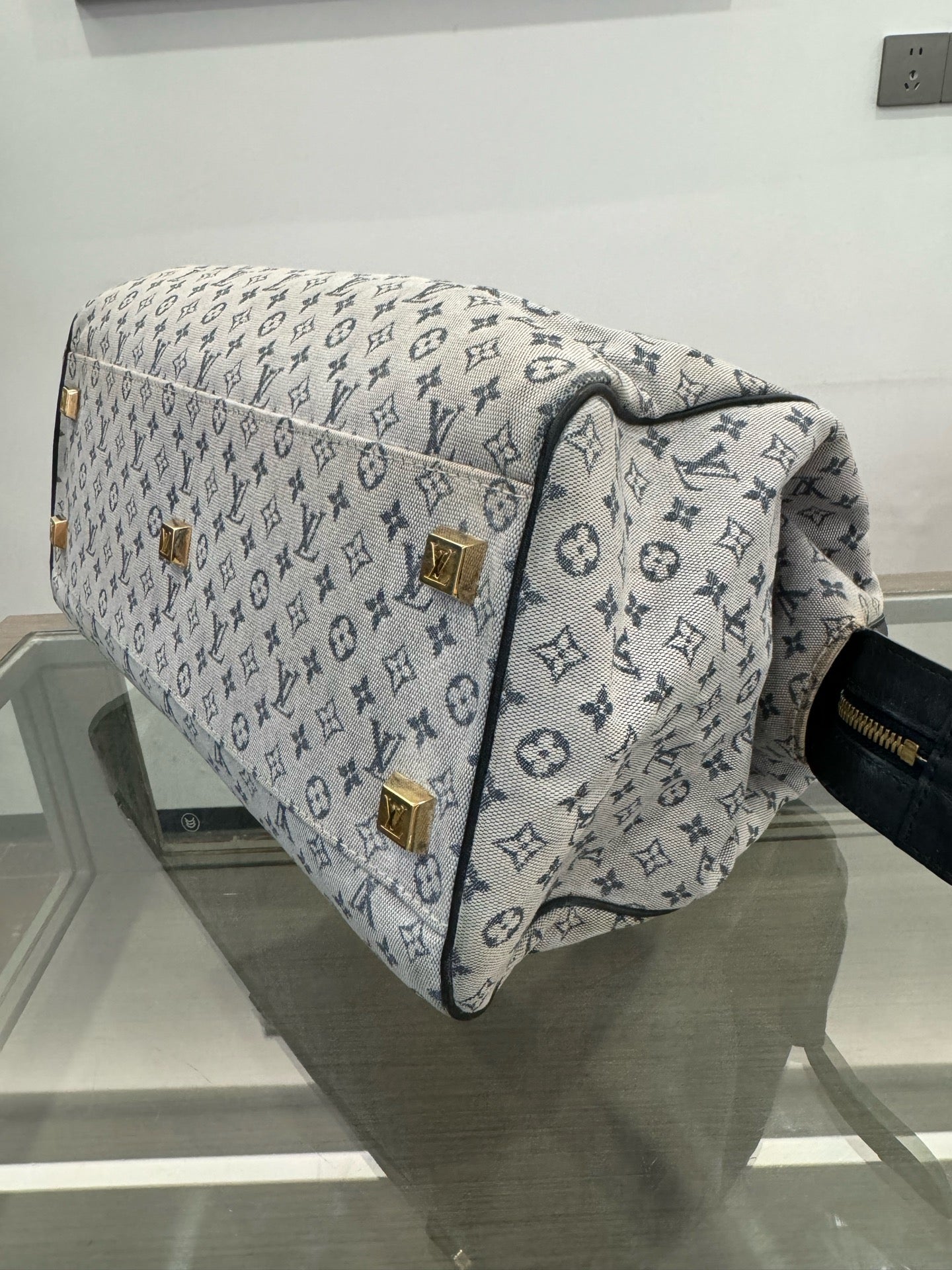 Louis Vuitton - Monogram Denim Boston Bag - Denim with leather trim - Blue - (small)