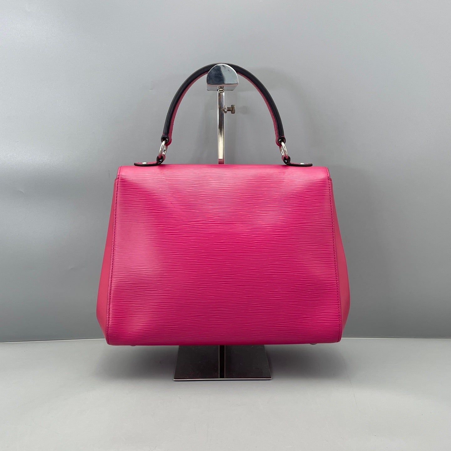 Louis Vuitton - Cluny MM - Epi leather - Pink - (medium)