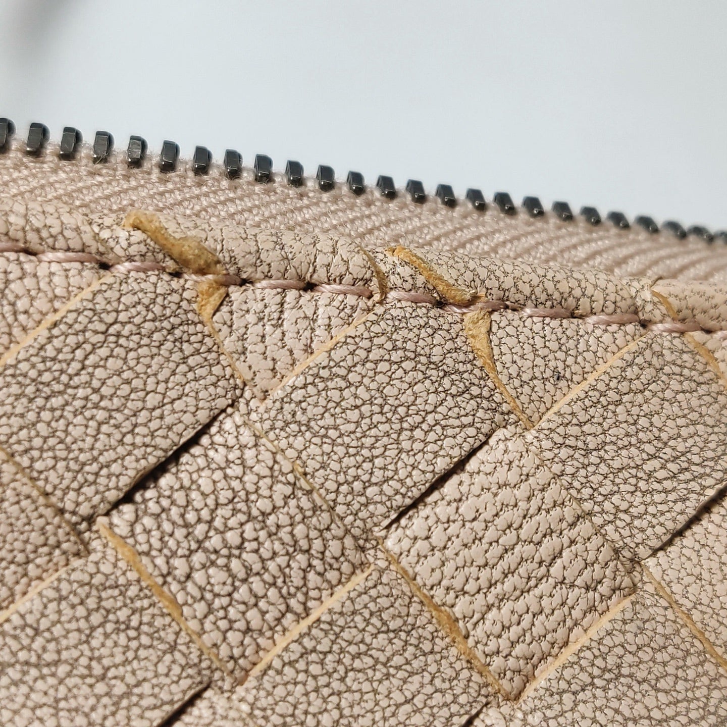 Bottega Veneta - Cobble - Distressed Intrecciato leather - Beige - (Small)