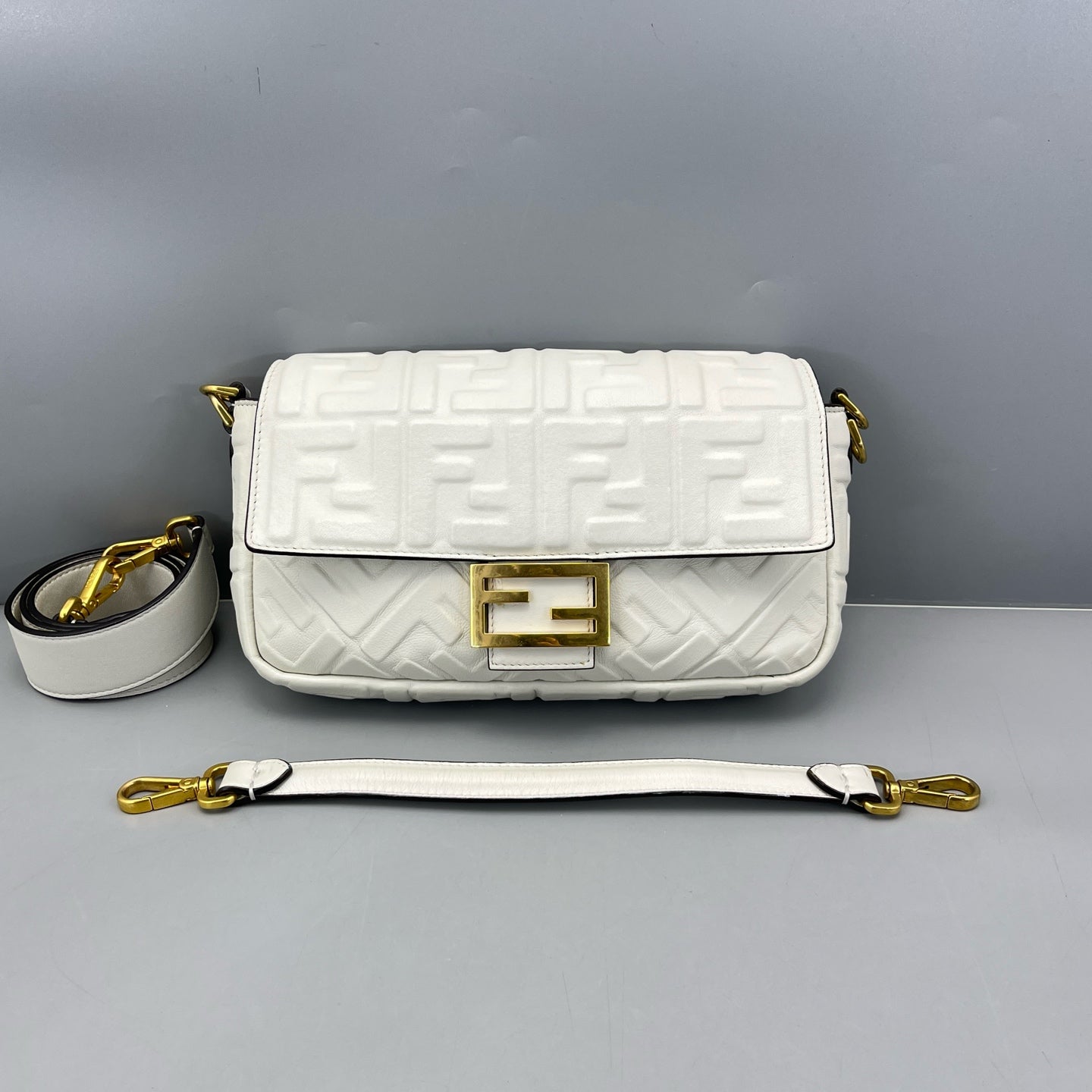Fendi - Baguette - Leather - White - (Small)