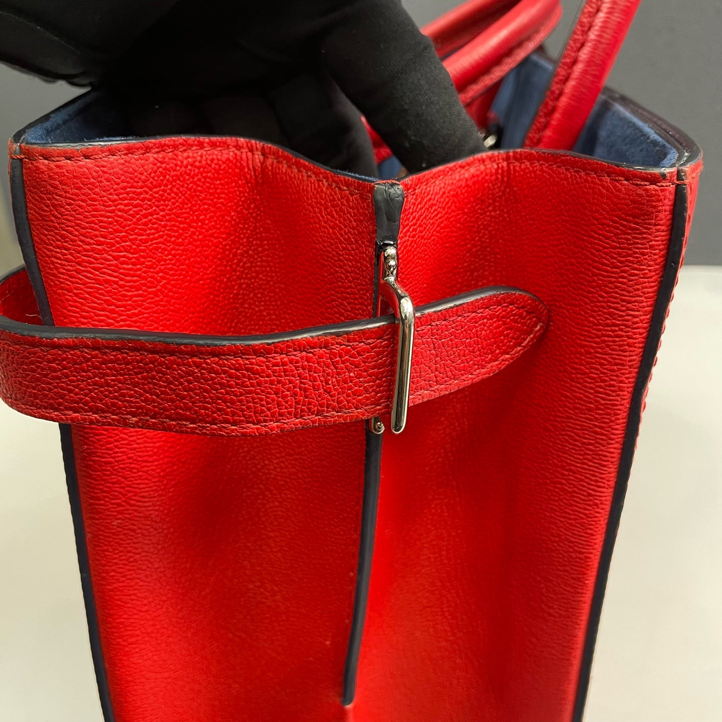 Louis Vuitton - Twist Tote - Epi leather - Red - (medium)