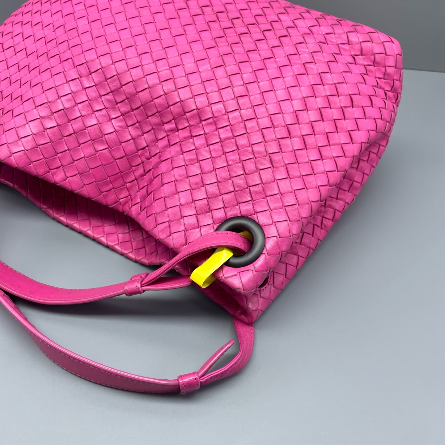 Bottega Veneta - Intrecciato Double-Bridge Tote Bag - Woven Nappa leather - Raspberry Pink - (Medium)