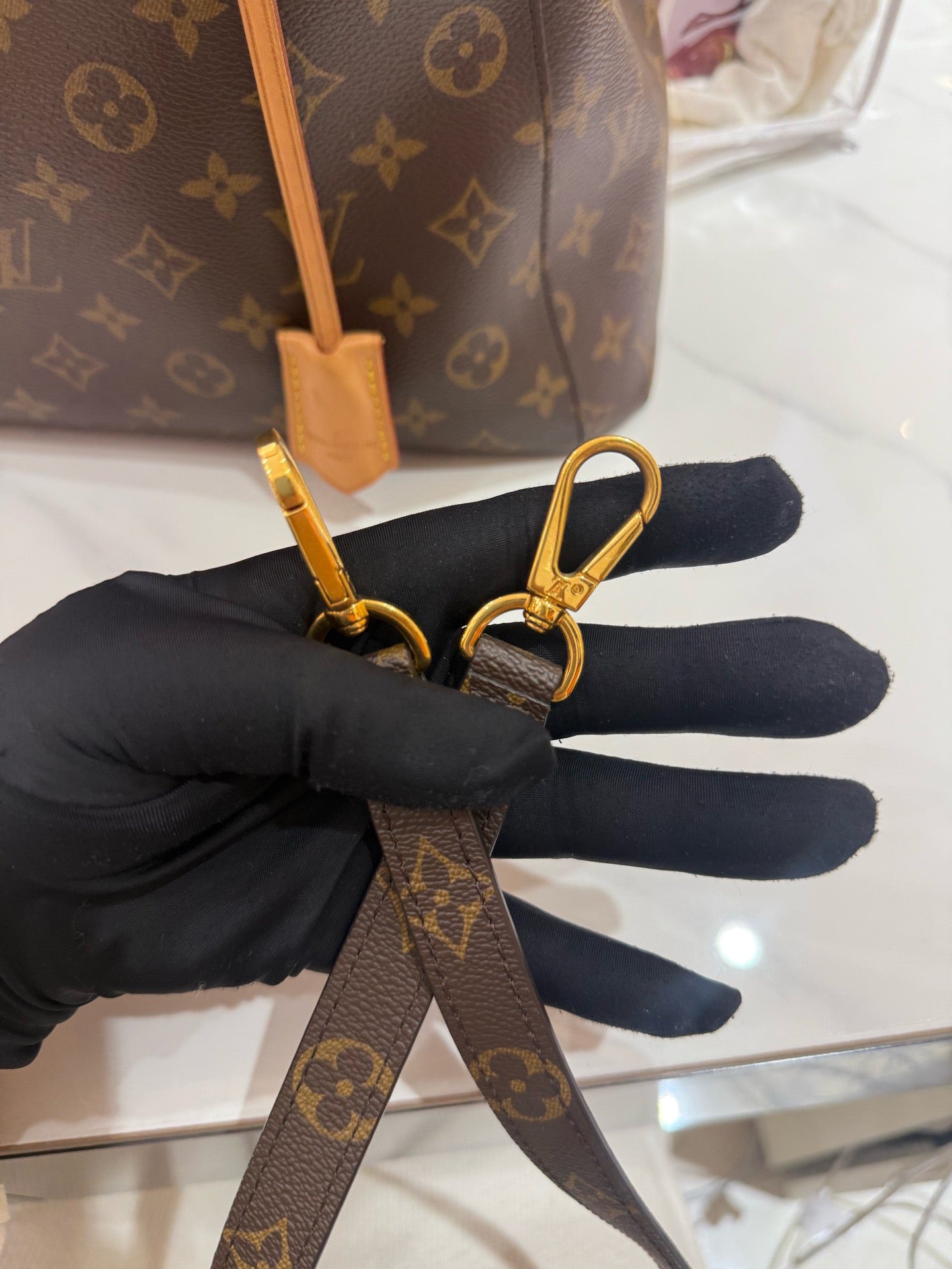 Louis Vuitton - Montaigne MM - Monogram canvas, Vachetta leather trim - Brown - (Medium)
