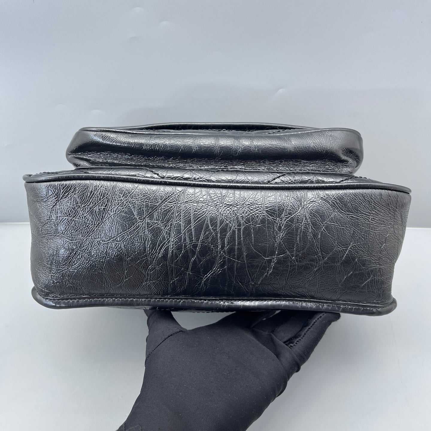 Saint Laurent - Niki Medium - Crinkled leather - Black - (Medium)