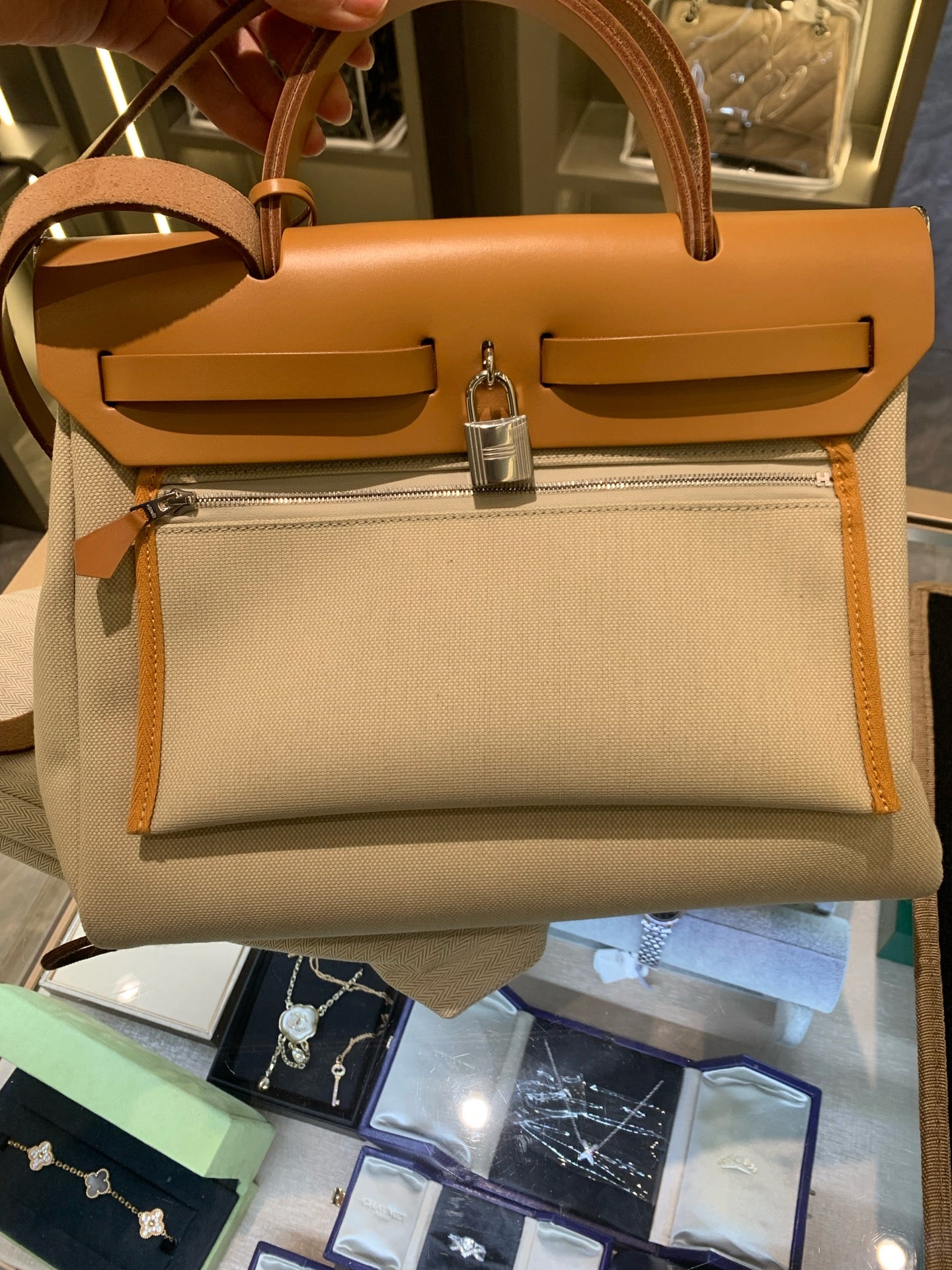 Hermès - Herbag Zip 31 - Toile H Canvas and Vache Hunter Leather - Beige with Natural/Fauve - (Medium)