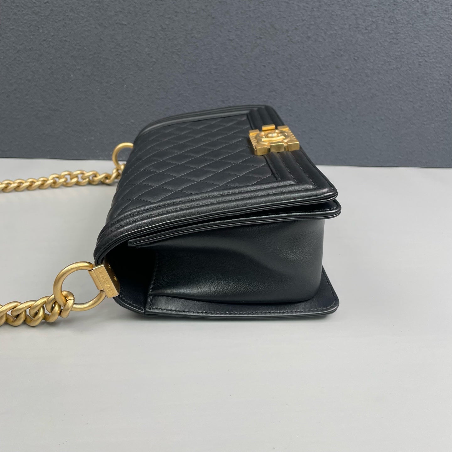 Chanel - Boy Chanel Medium Flap Bag - Lambskin leather - Black - (Medium)