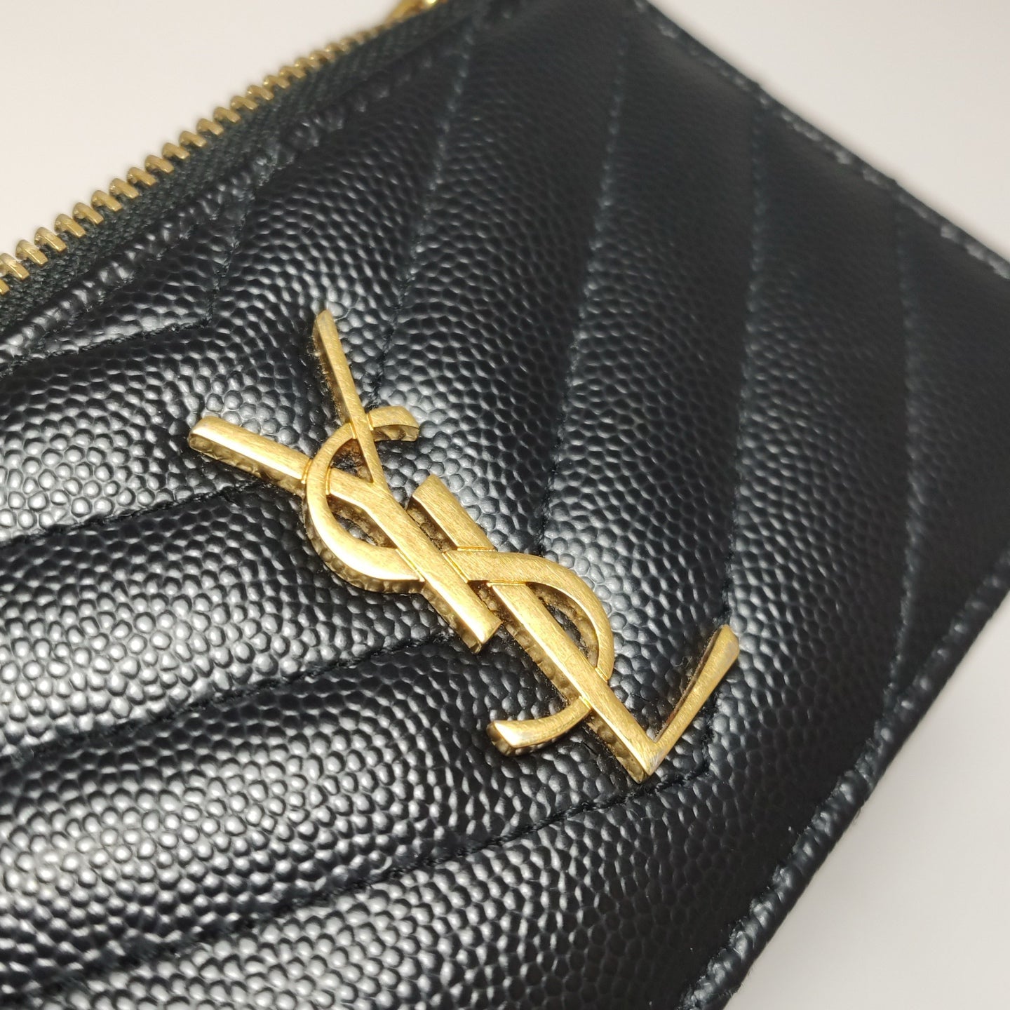 Saint Laurent - MONOGRAM MATELASSE Zippered Card Case 607915BOW011000 - Grained leather - Black - (Small)