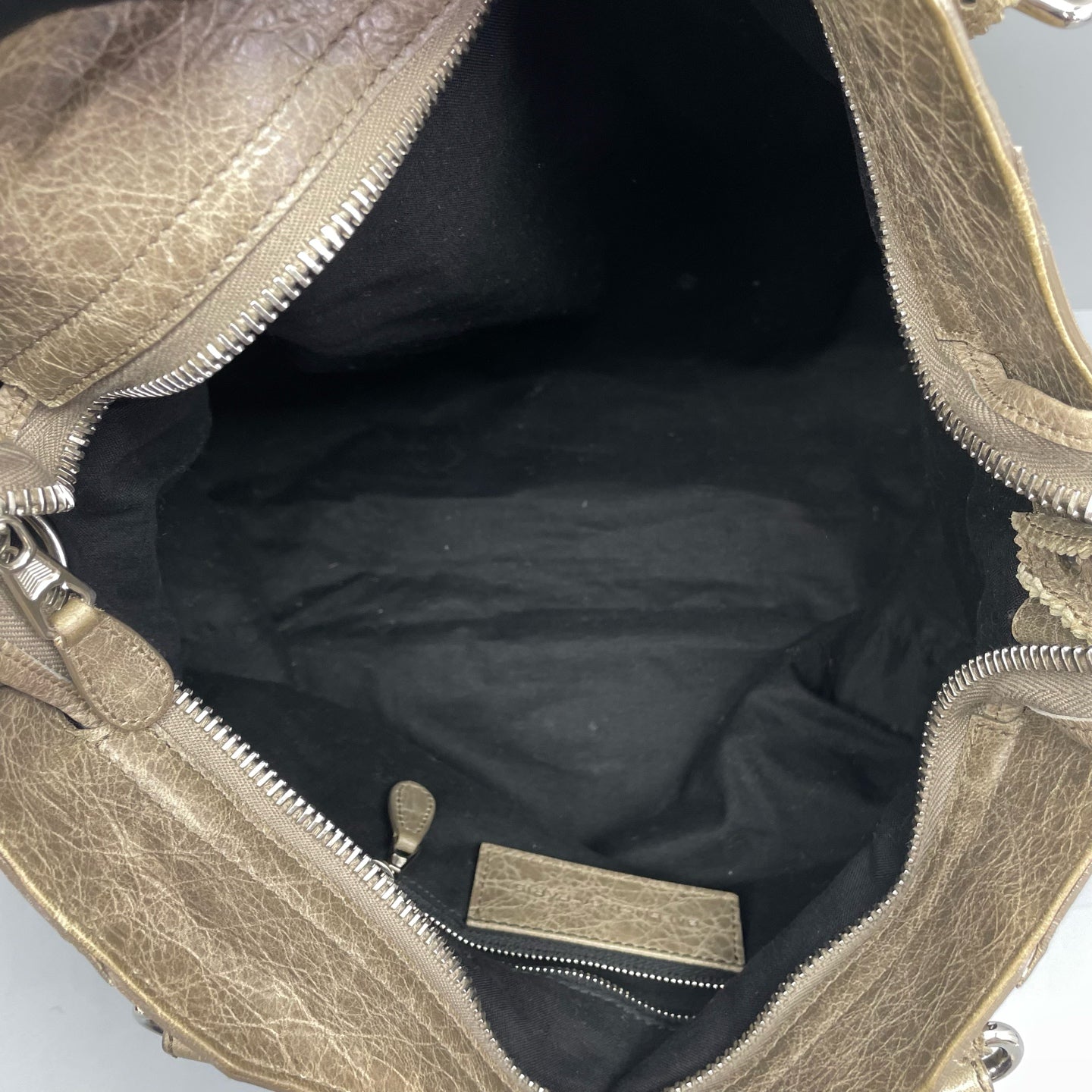 Balenciaga - City - Distressed lambskin leather - Metallic Taupe - (medium)