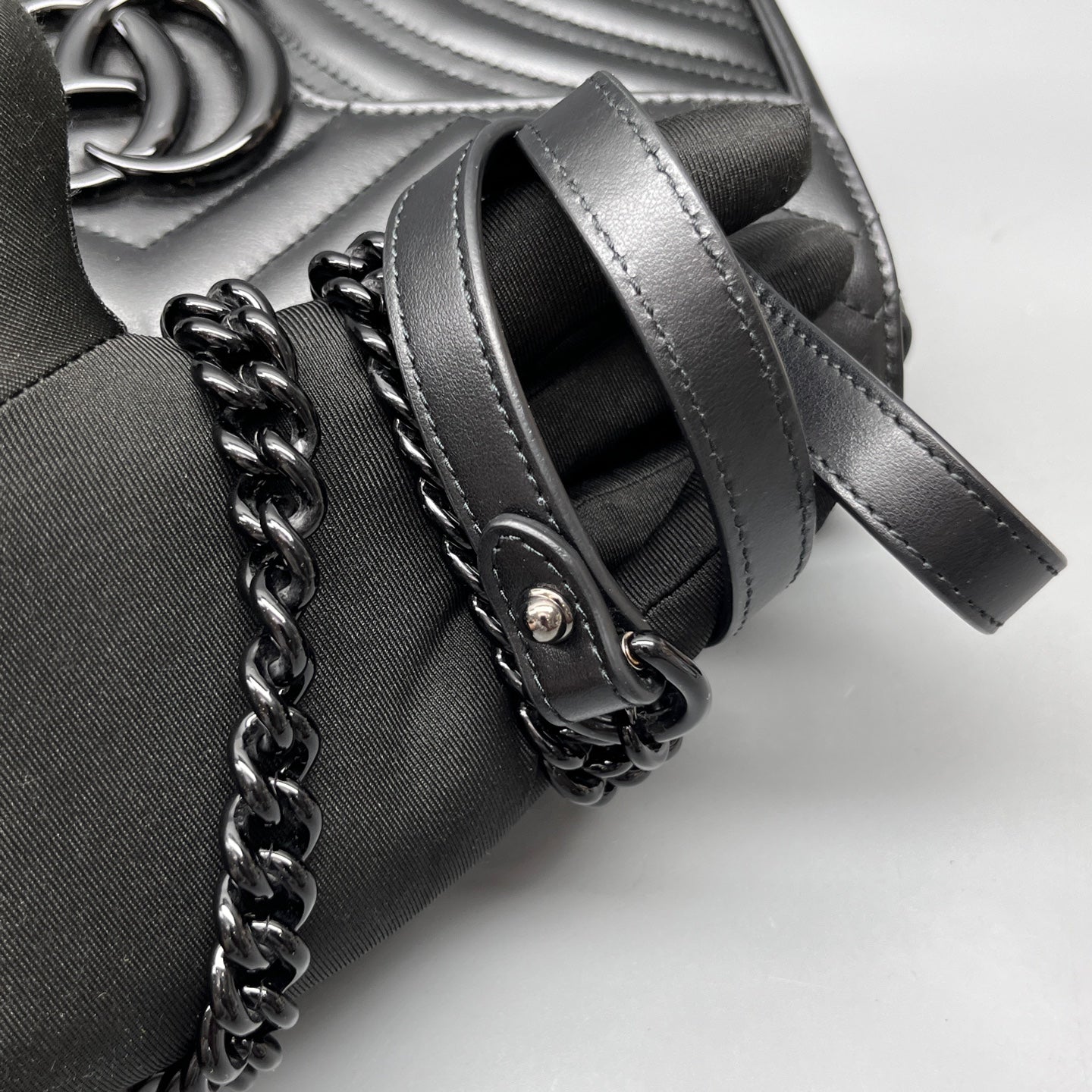 Gucci - GG Marmont Matelassé Shoulder Bag - Leather - Black - (medium)