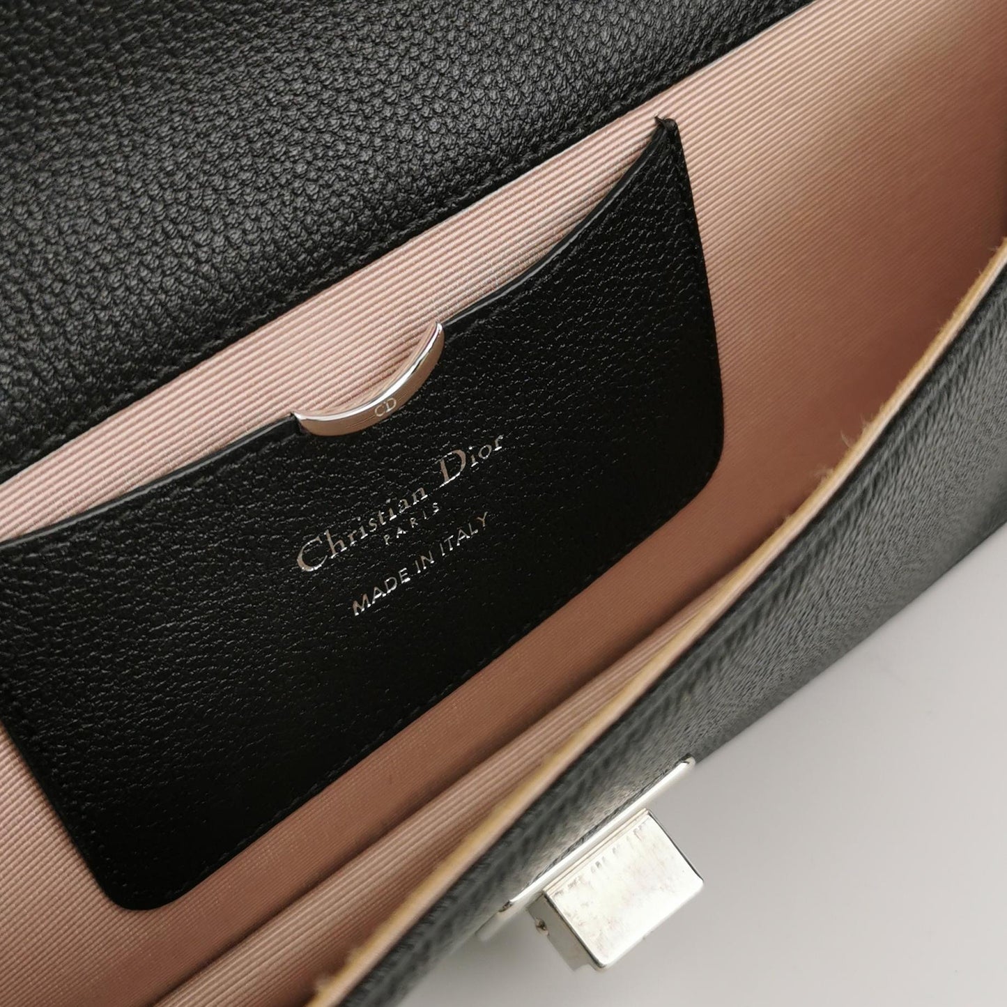 Dior - Diorama Shield Wallet On Chain (WOC) - Grained leather - Black - (medium)