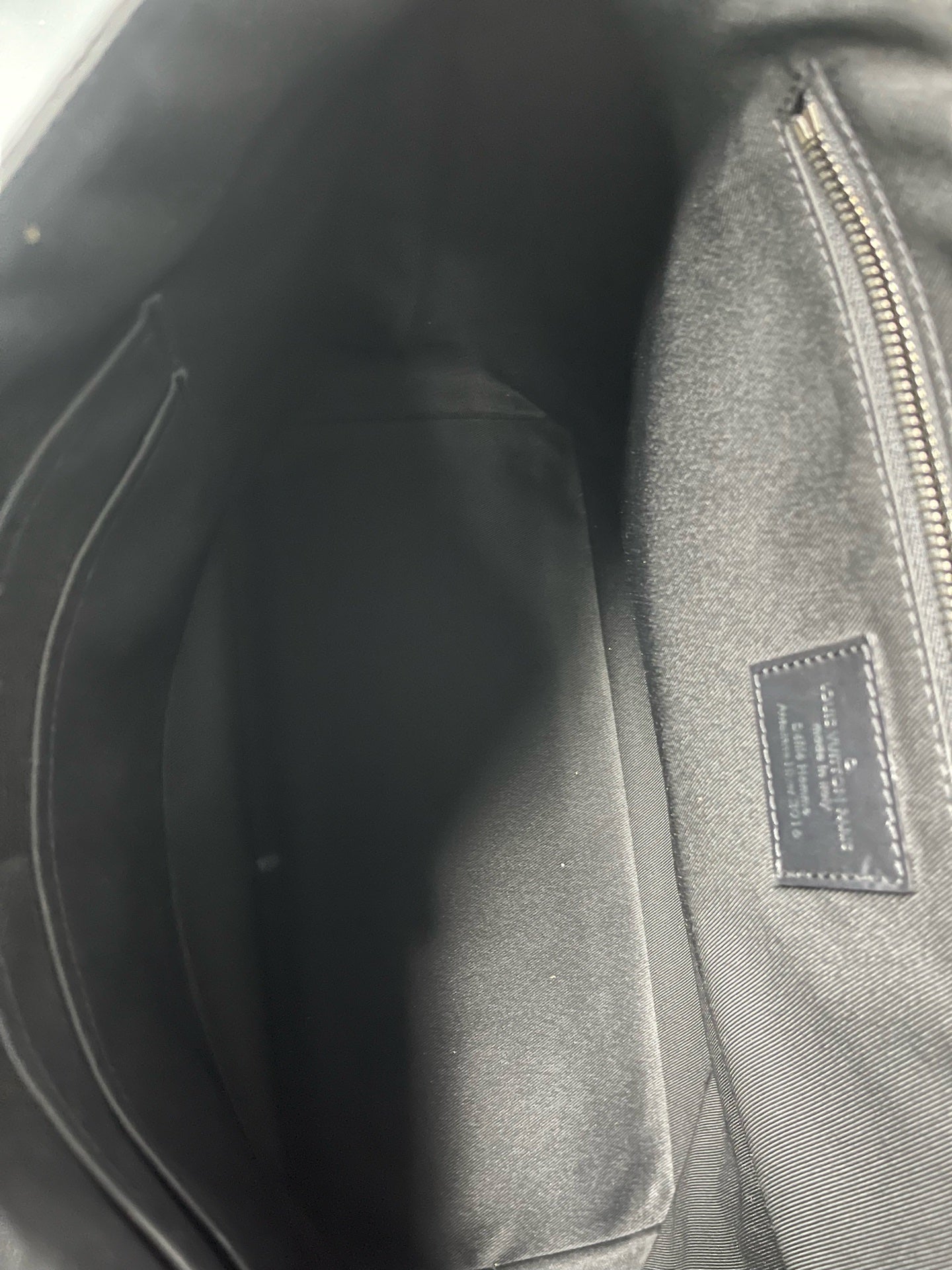 Louis Vuitton - Voyager Messenger - Monogram Eclipse canvas and cowhide leather - Black - (large)