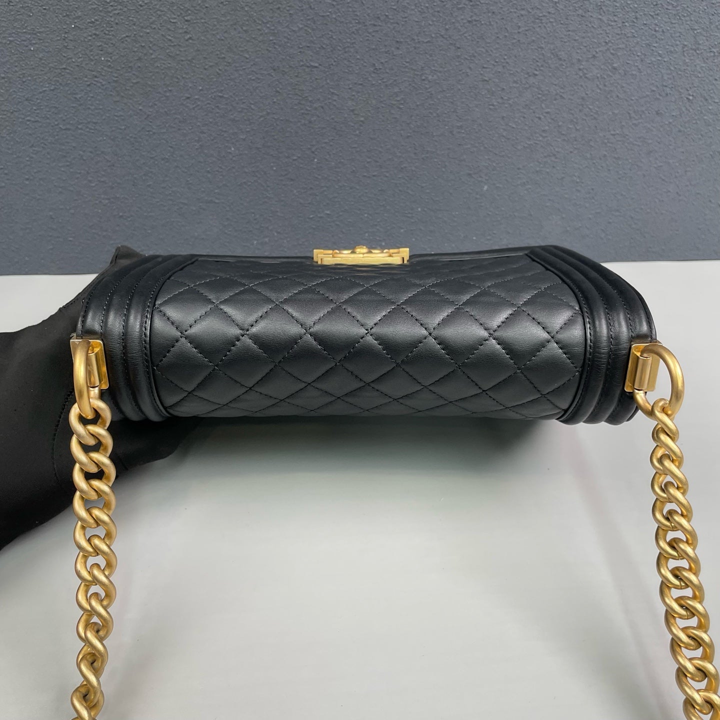 Chanel - Boy Chanel Medium Flap Bag - Lambskin leather - Black - (Medium)