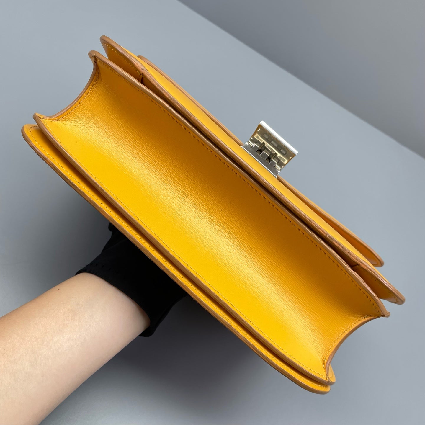 Celine - Box Bag - Smooth calfskin leather - Amber Yellow - (Medium)