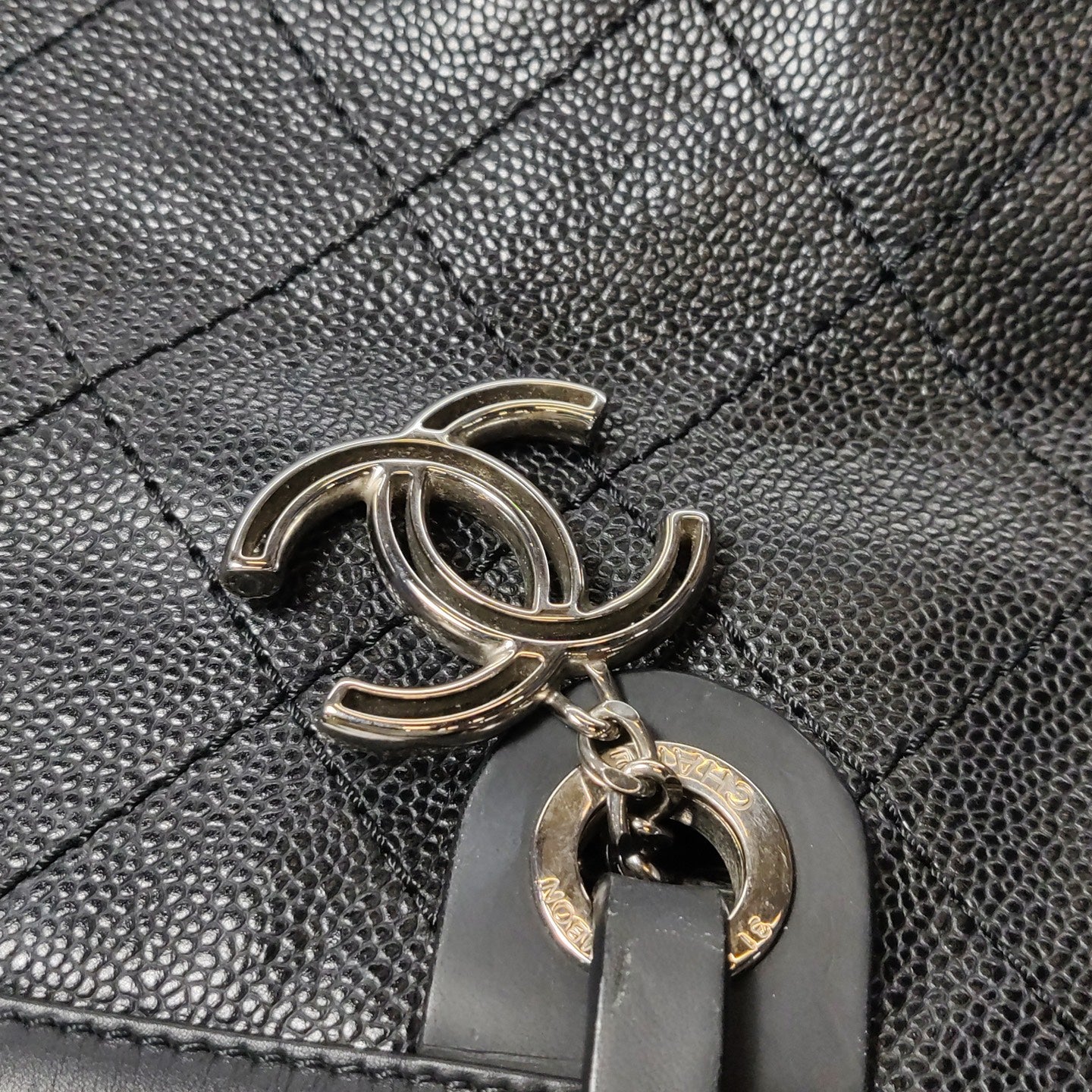 Chanel - Quilted Tote Bag (AS3128) - Caviar leather - Black - (medium)