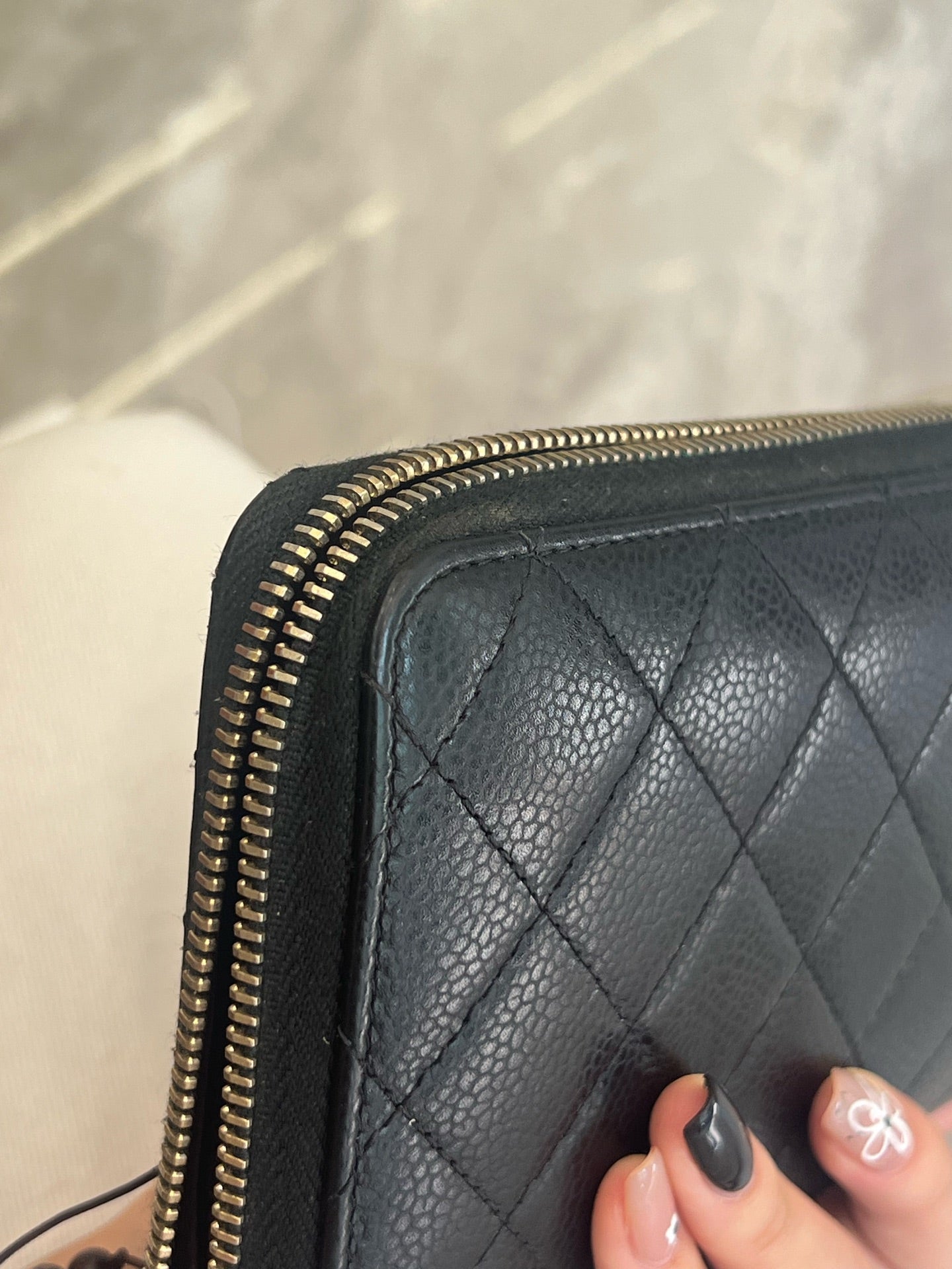 Chanel - Classic Zip Around Wallet - Caviar leather - Black - (Medium)