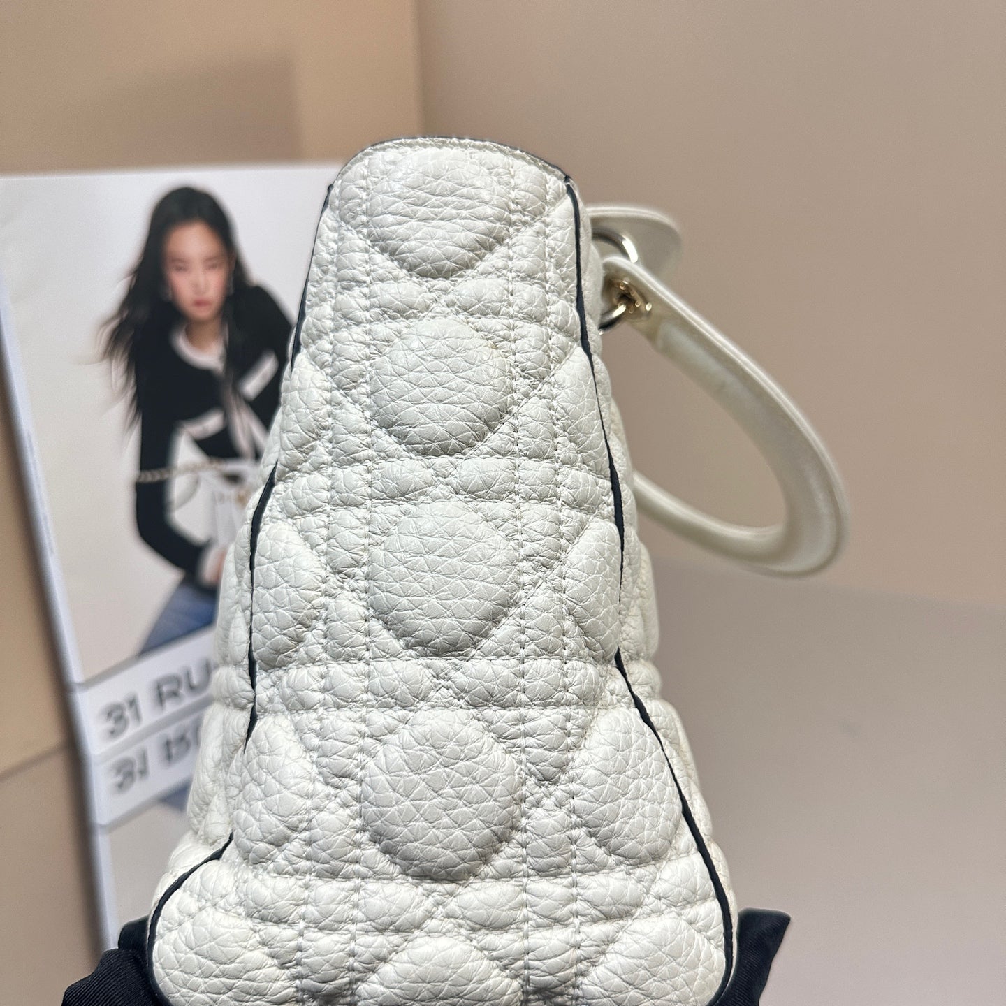 Dior - Lady Dior 5-Grid Medium - Grained calfskin leather - White - (medium)