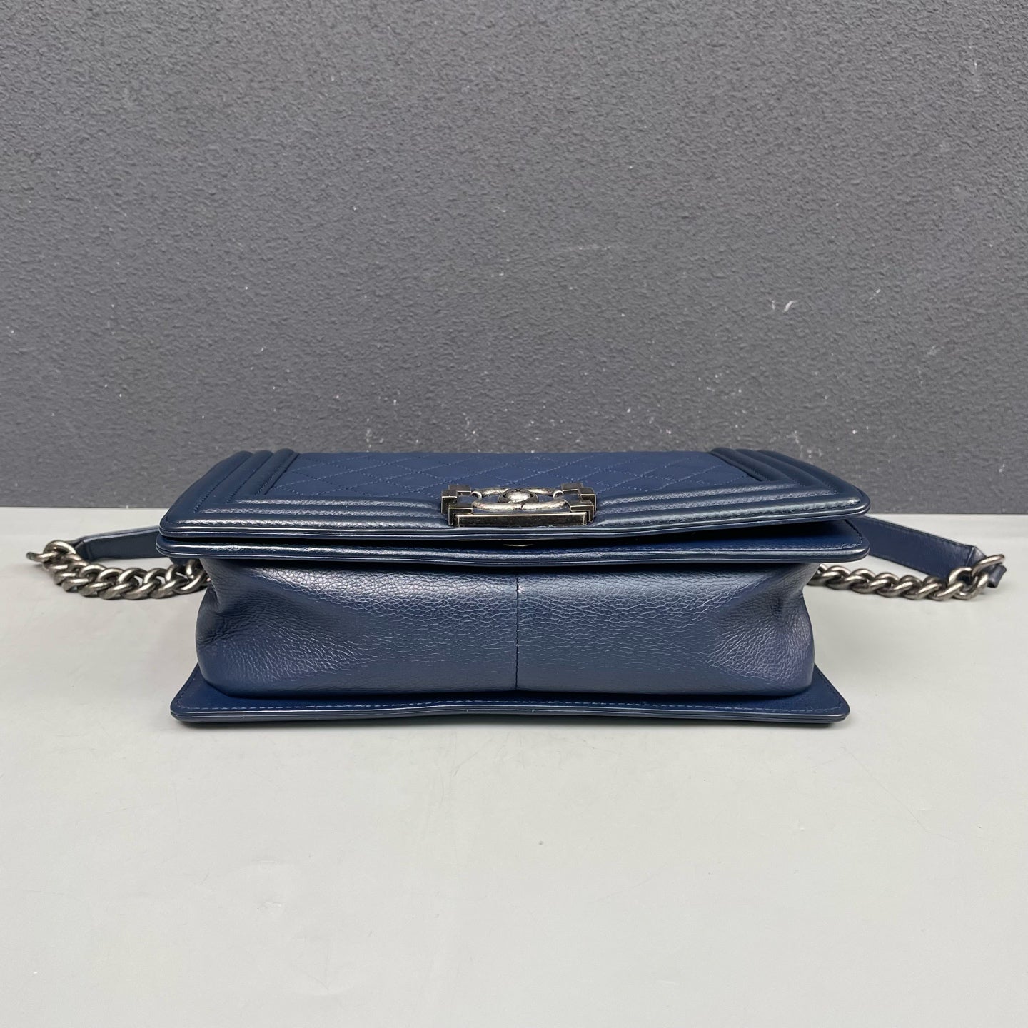 Chanel - Boy Chanel Medium - Grained calfskin leather - Navy - (Medium)
