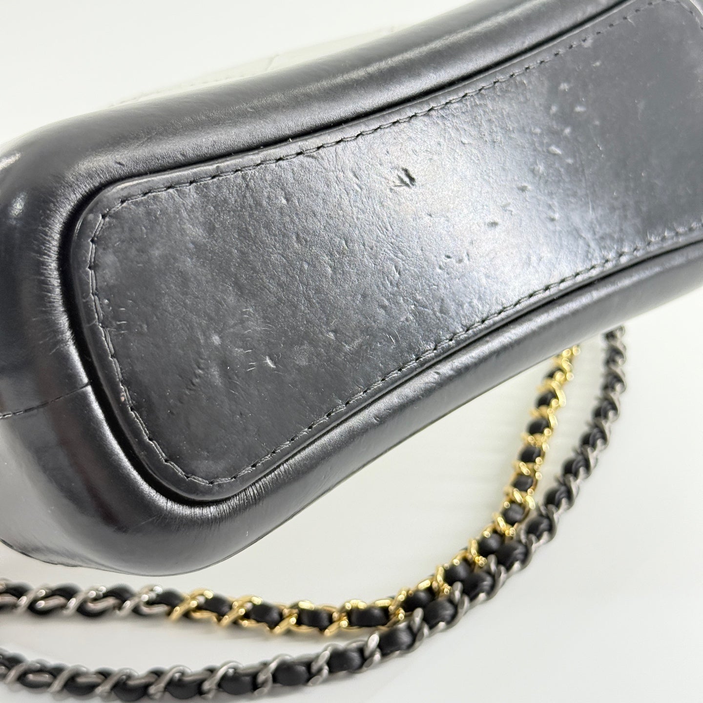 Chanel - Gabrielle Hobo Bag Small - Aged calfskin and smooth calfskin leather - White and Black - (Small)