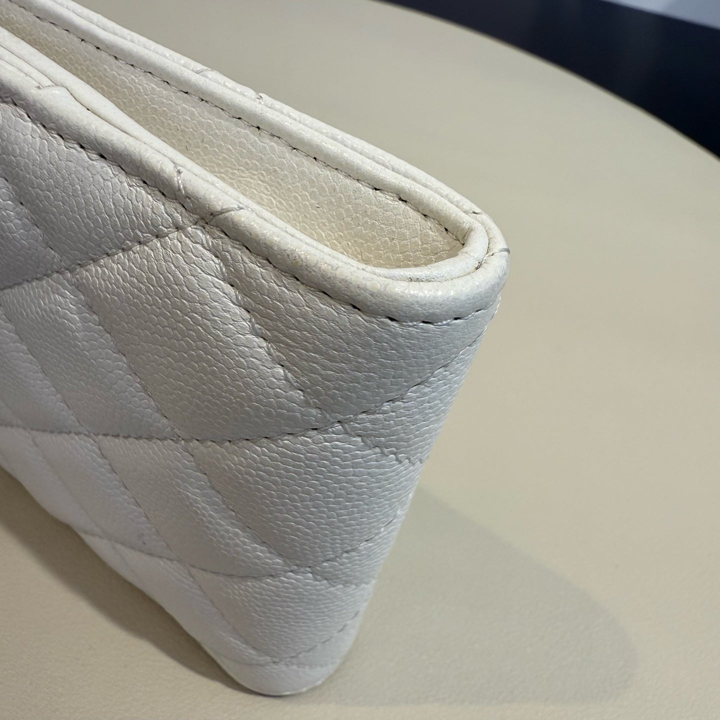 Chanel - Quilted Phone Holder with Chain - Pebbled leather - White - (mini)