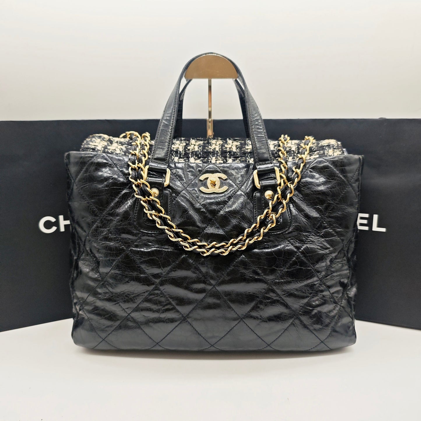 Chanel - Quilted Waxed Leather and Tweed Shopping Tote - Waxed leather and tweed - Black - (Large)