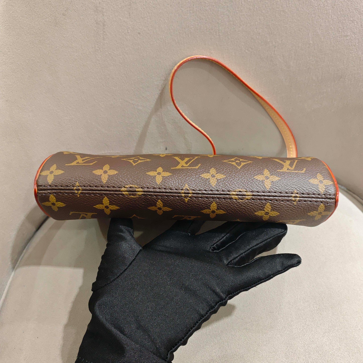 Louis Vuitton - Pochette Accessoires - Monogram coated canvas with Vachetta leather trim - Brown - (mini)