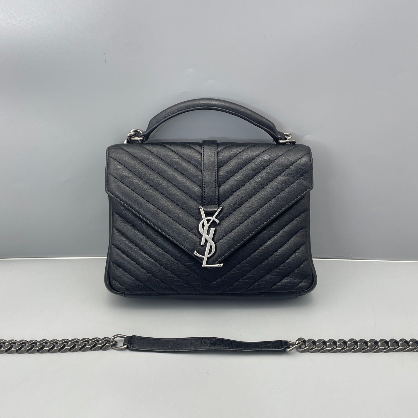Saint Laurent - Envelope Messenger Bag - Grained leather - Black - (medium)