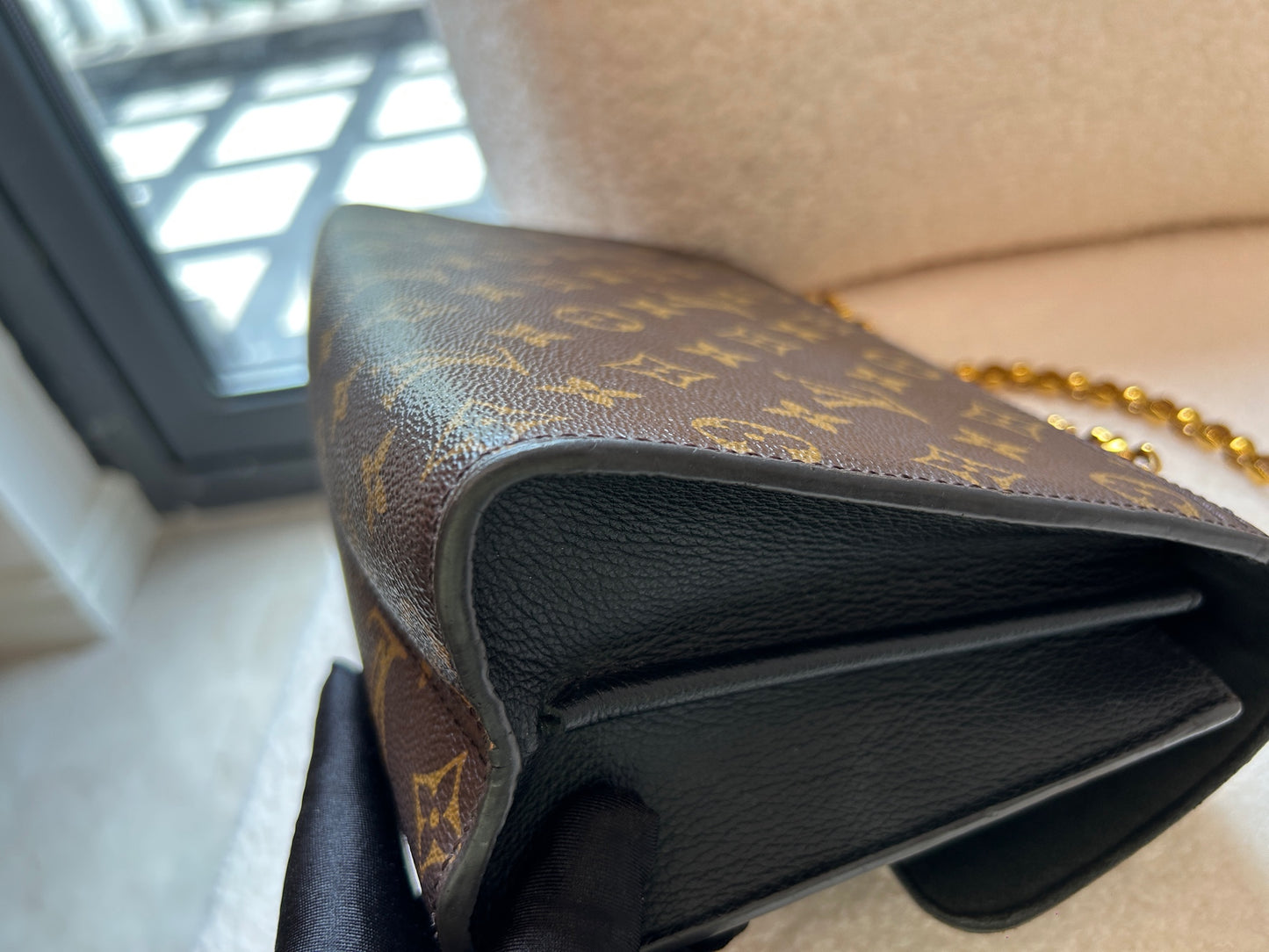 Louis Vuitton - Victoria Chain Bag - Monogram coated canvas with grained leather - Brown and Black - (small)