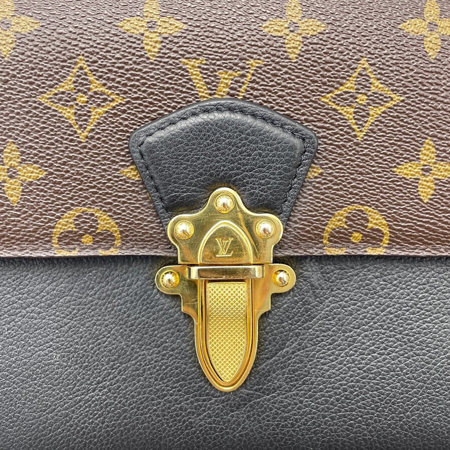 Louis Vuitton - Victoria Chain Bag - Monogram coated canvas with grained leather trim - Brown and Black with Gold-Tone Hardware - (Medium)