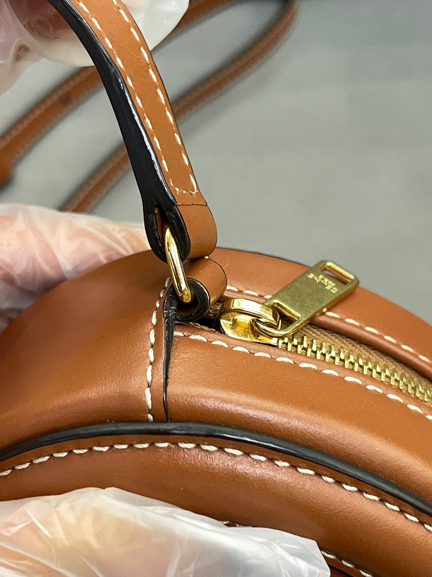 CELINE - Oval Triomphe Crossbody Bag - Leather - Brown - (mini)
