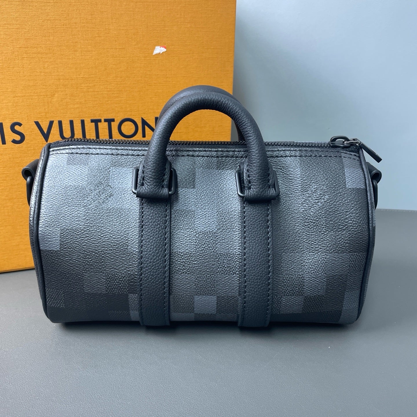 Louis Vuitton - Keepall 25 - Coated canvas with leather trim - Black - (mini)