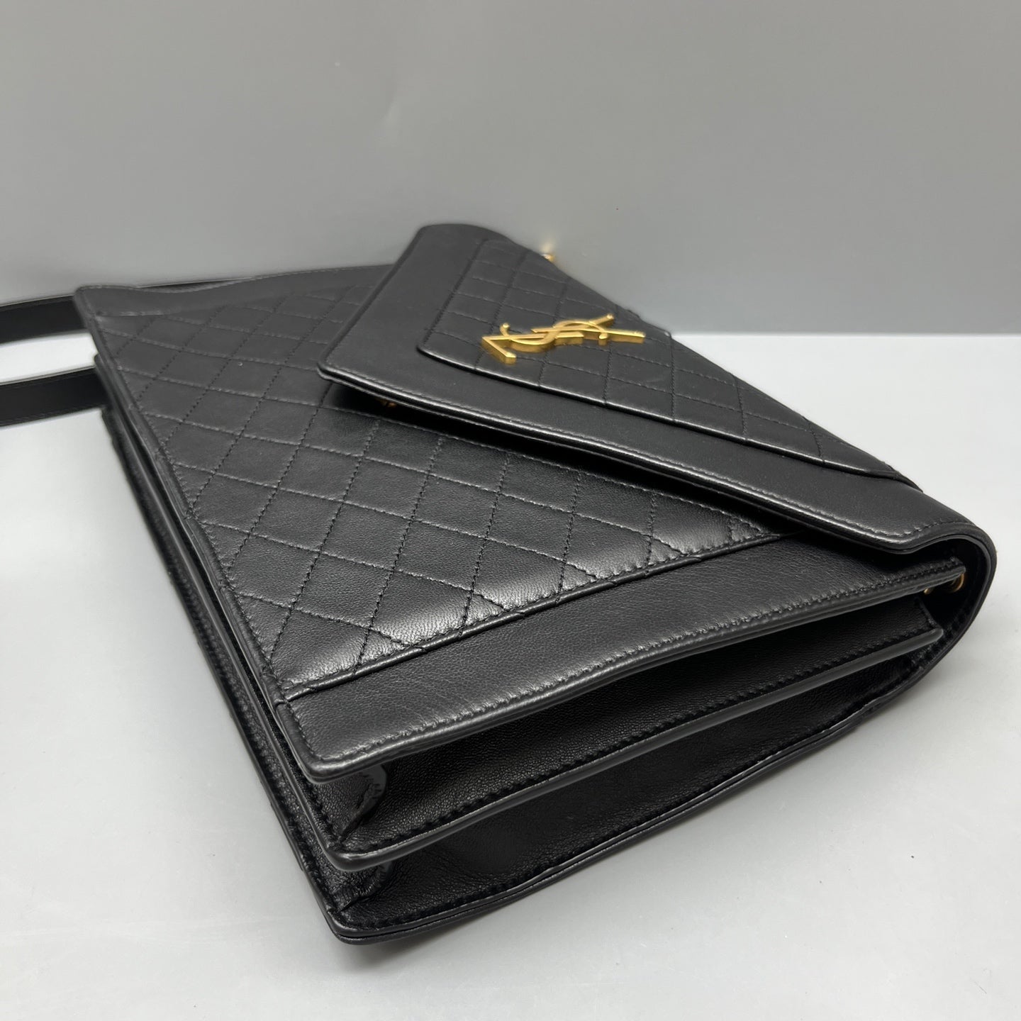 Saint Laurent - Gaby Envelope Bag - Quilted lambskin leather - Black with Gold-Tone Hardware - (medium)