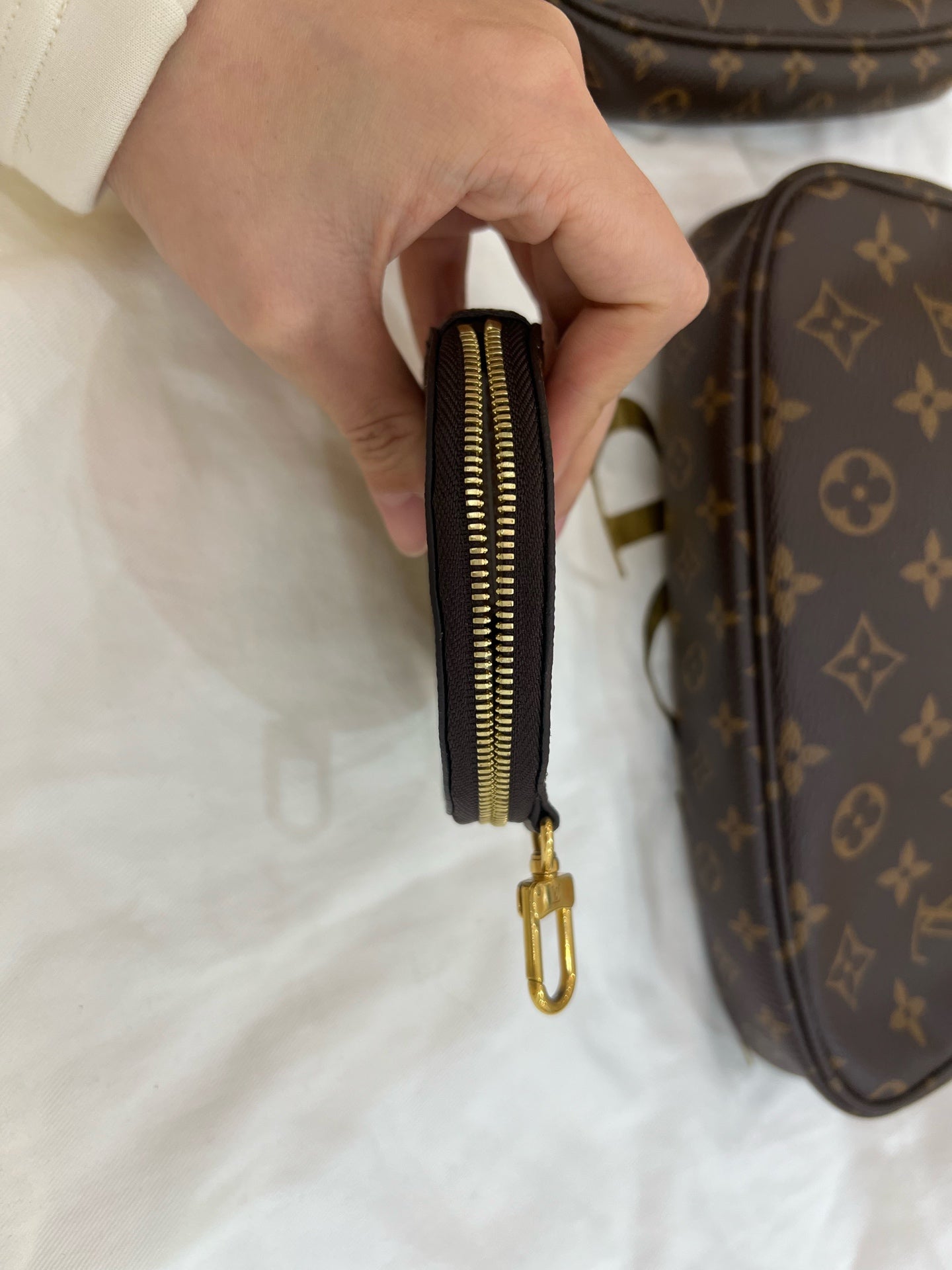 Louis Vuitton - Multi Pochette Accessoires - Monogram coated canvas with natural cowhide leather trim and textile strap - Brown (Monogram canvas) with Khaki Green strap - (Small)