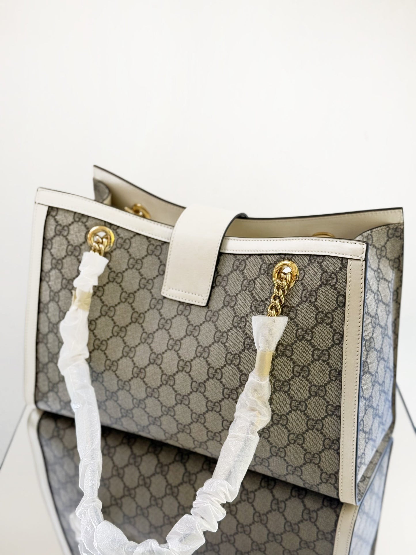 Gucci - Padlock - GG Supreme coated canvas with leather trim - Beige, Brown and White - (medium)