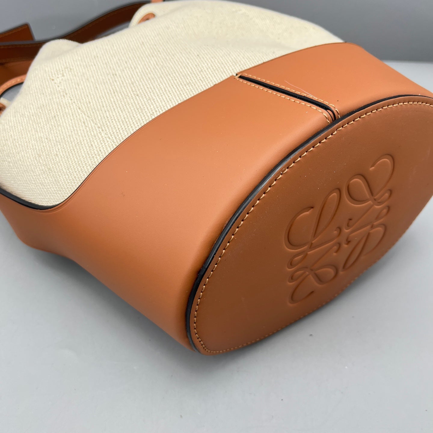 Loewe - Bucket Bag - Canvas and Leather - Caramel and Cream - (Medium)