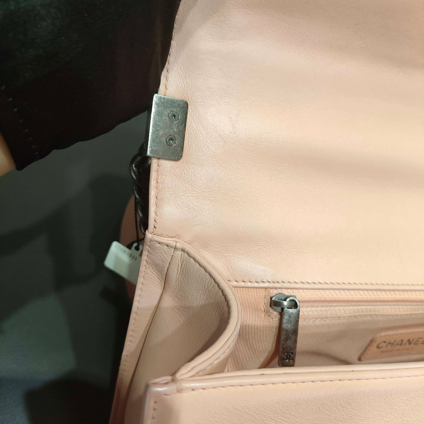 Chanel - Le Boy Medium - Calfskin leather - Light Pink - (Medium)