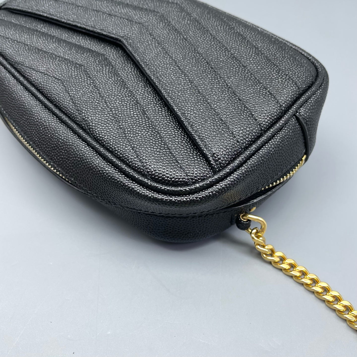 Saint Laurent - Lou Camera Bag - Grained Calfskin Leather - Black with Gold-Tone Hardware - (mini)