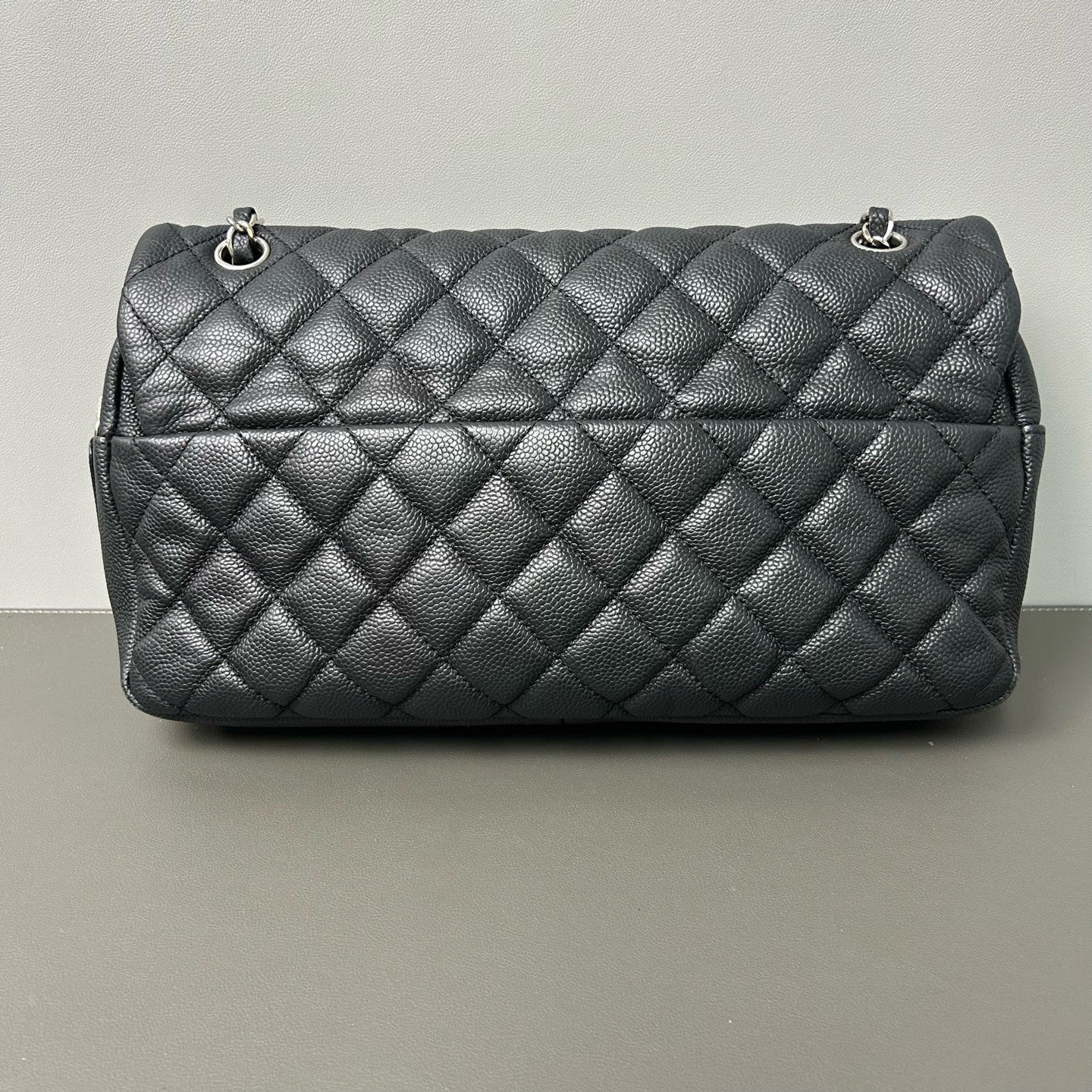 Chanel - Classic Flap Bag - Caviar leather - Black - (Large)