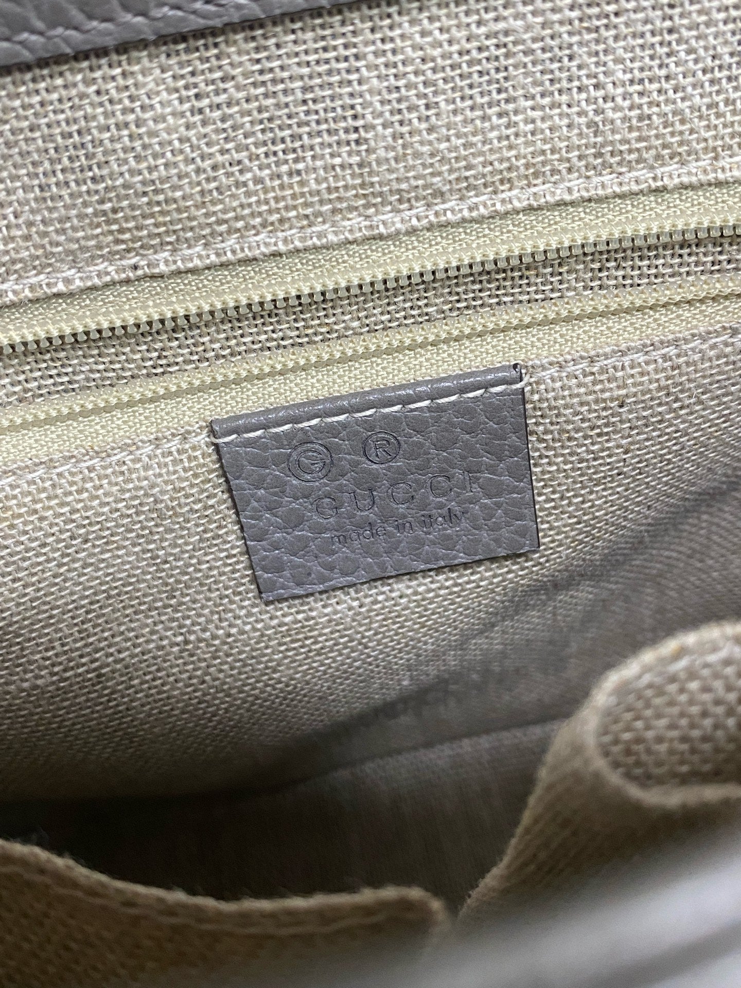 Gucci - Interlocking G Top Handle Flap Bag - Grained calfskin leather with canvas lining - Grey - (Medium)