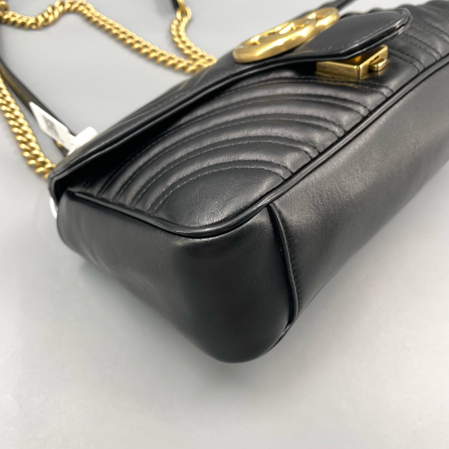 Gucci - GG Marmont Matelassé Shoulder Bag - Matelassé chevron leather - Black with Gold-Tone Hardware - (Medium)