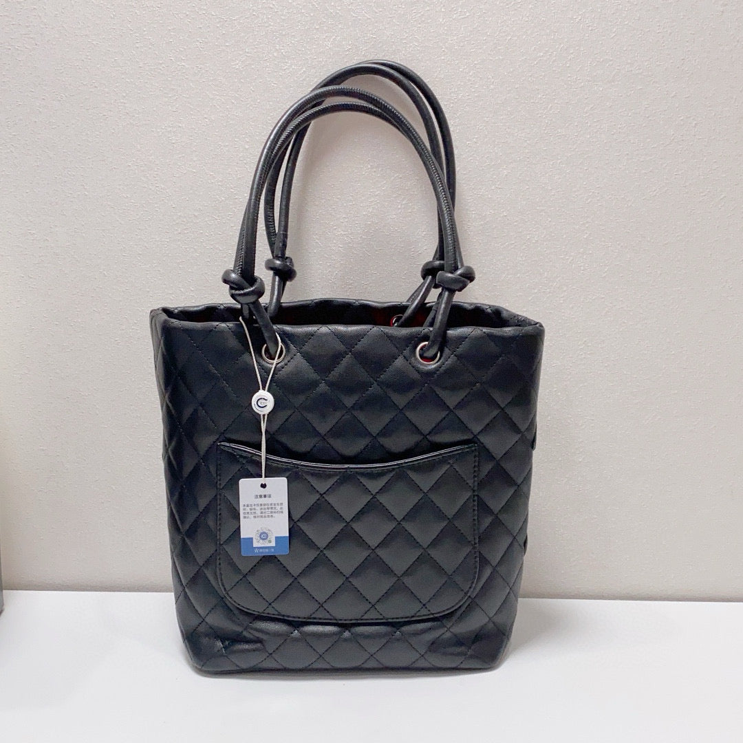 Chanel - Cambon Vertical Tote - Lambskin leather and patent leather - Black - (Small)