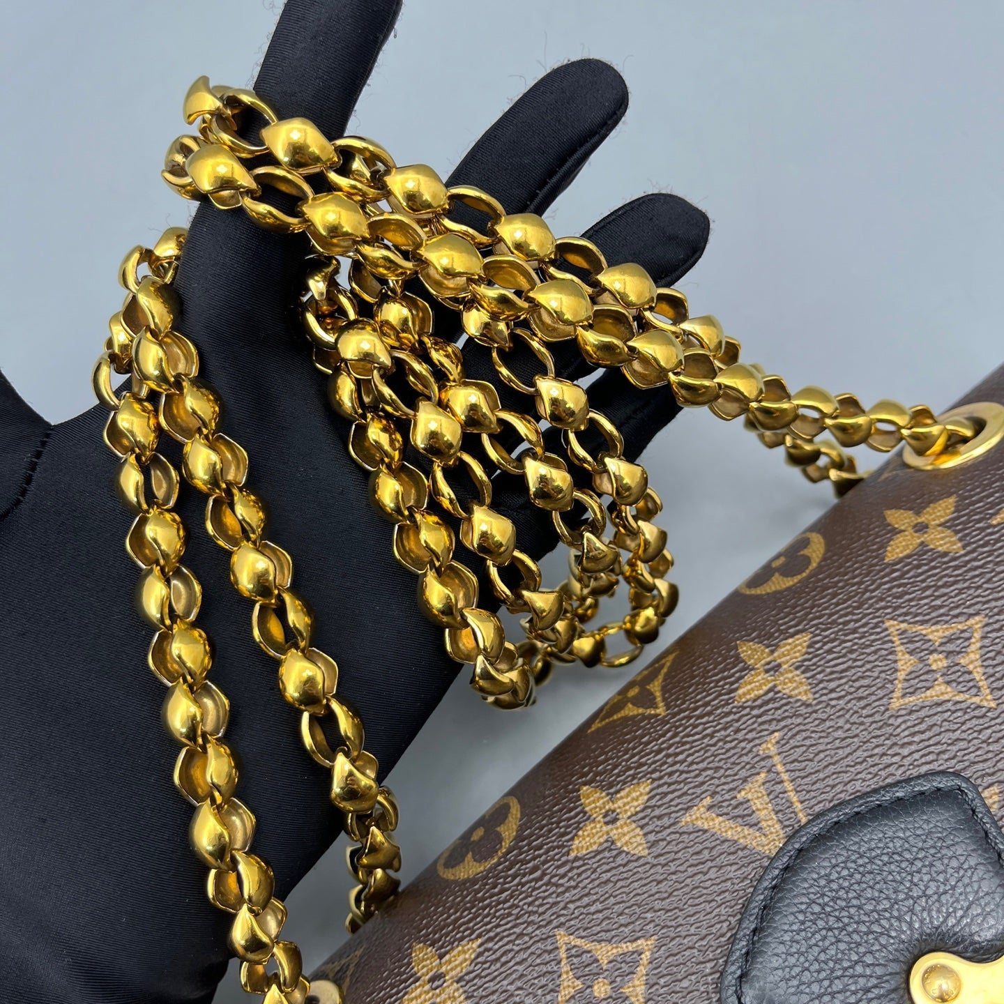 Louis Vuitton - Victoria Chain Bag - Monogram coated canvas with leather trim - Brown - (Medium)