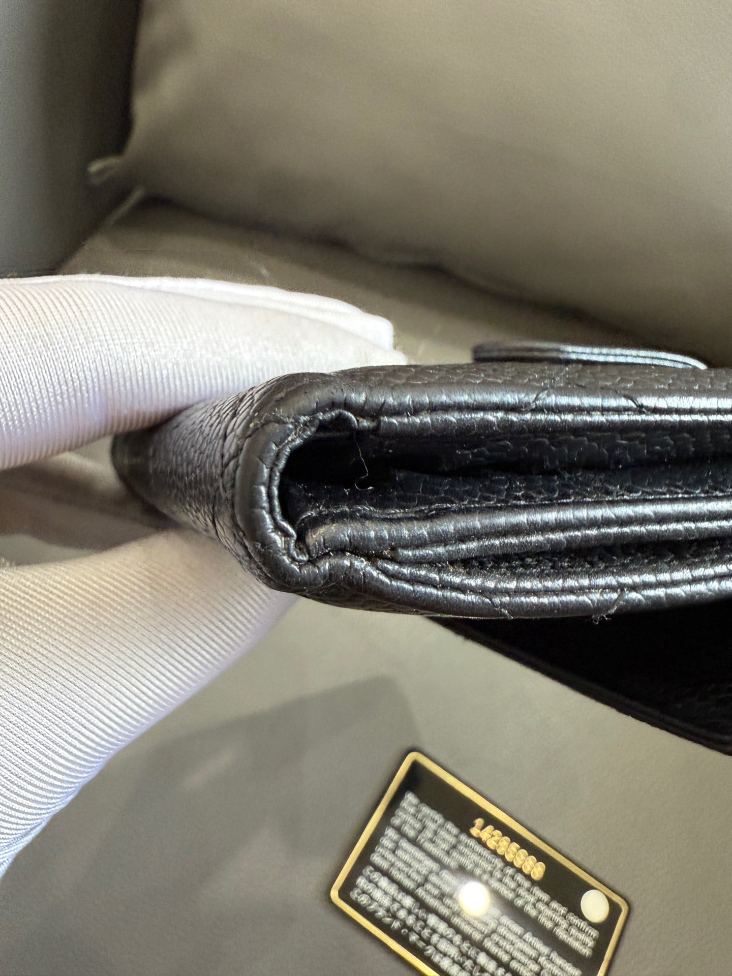 Chanel - Tri-fold Wallet - Caviar leather - Black - (small)